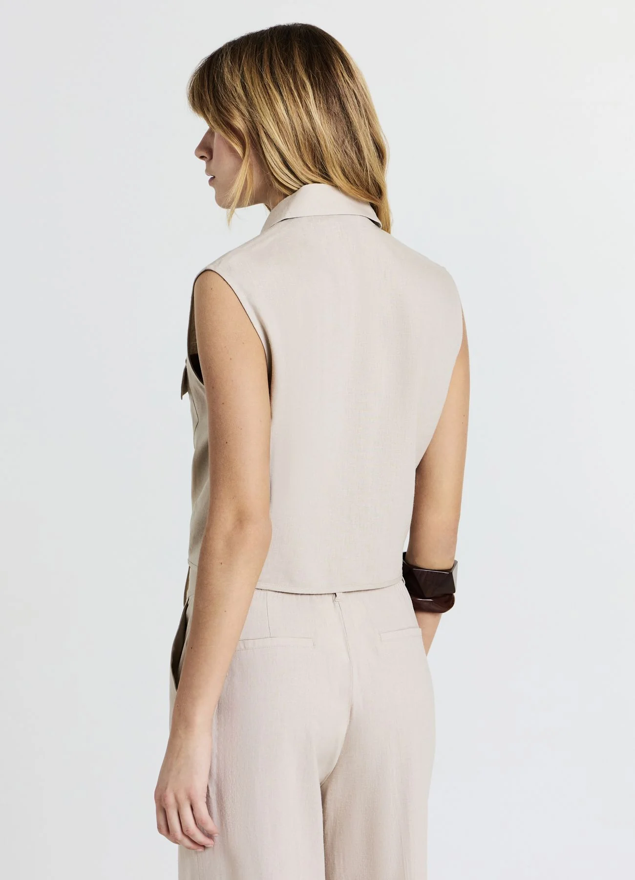 Camicia smanicata misto lino con nodo