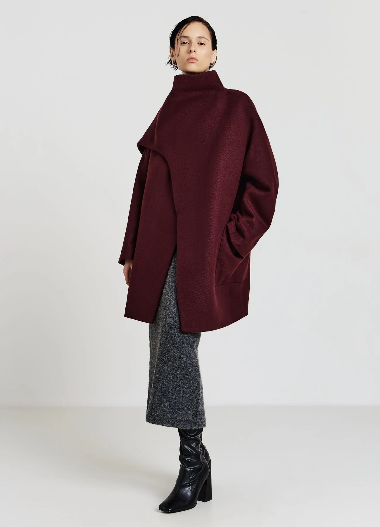 Cappotto con sciarpa integrata