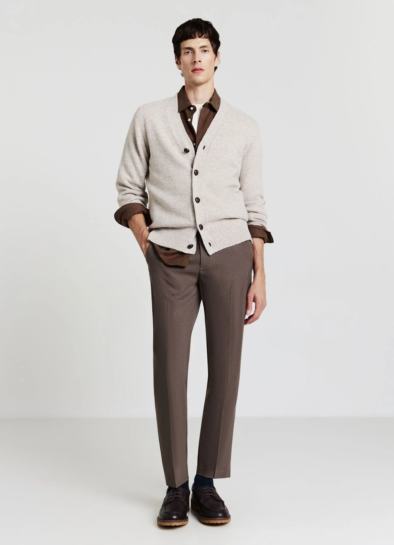 Cardigan con bottoni e scollo a V