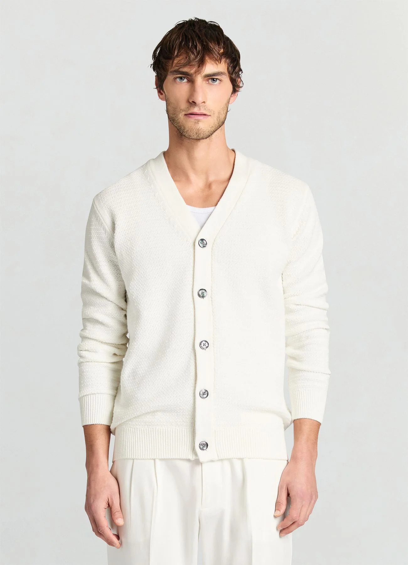 Cardigan con scollo a V e bottoni - Image 2