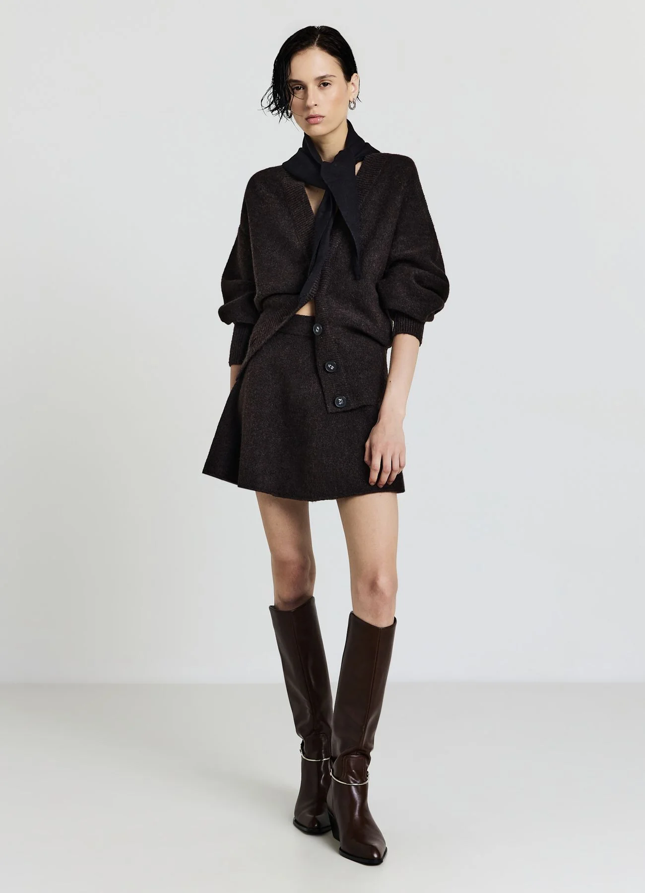 Cardigan con scollo a V e bottoni - Image 3