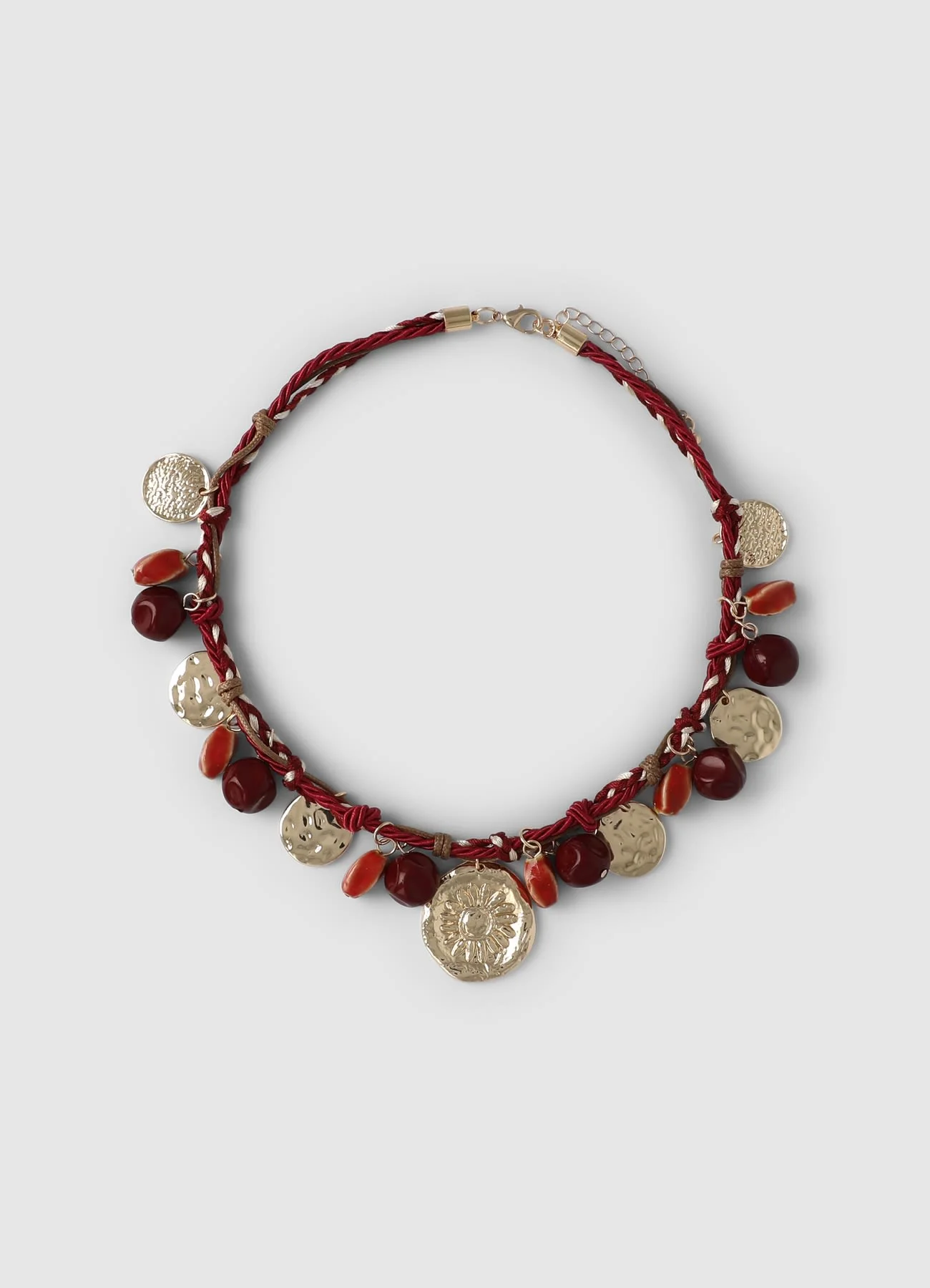 Collana con ciondoli martellati e perle decorative - Image 3