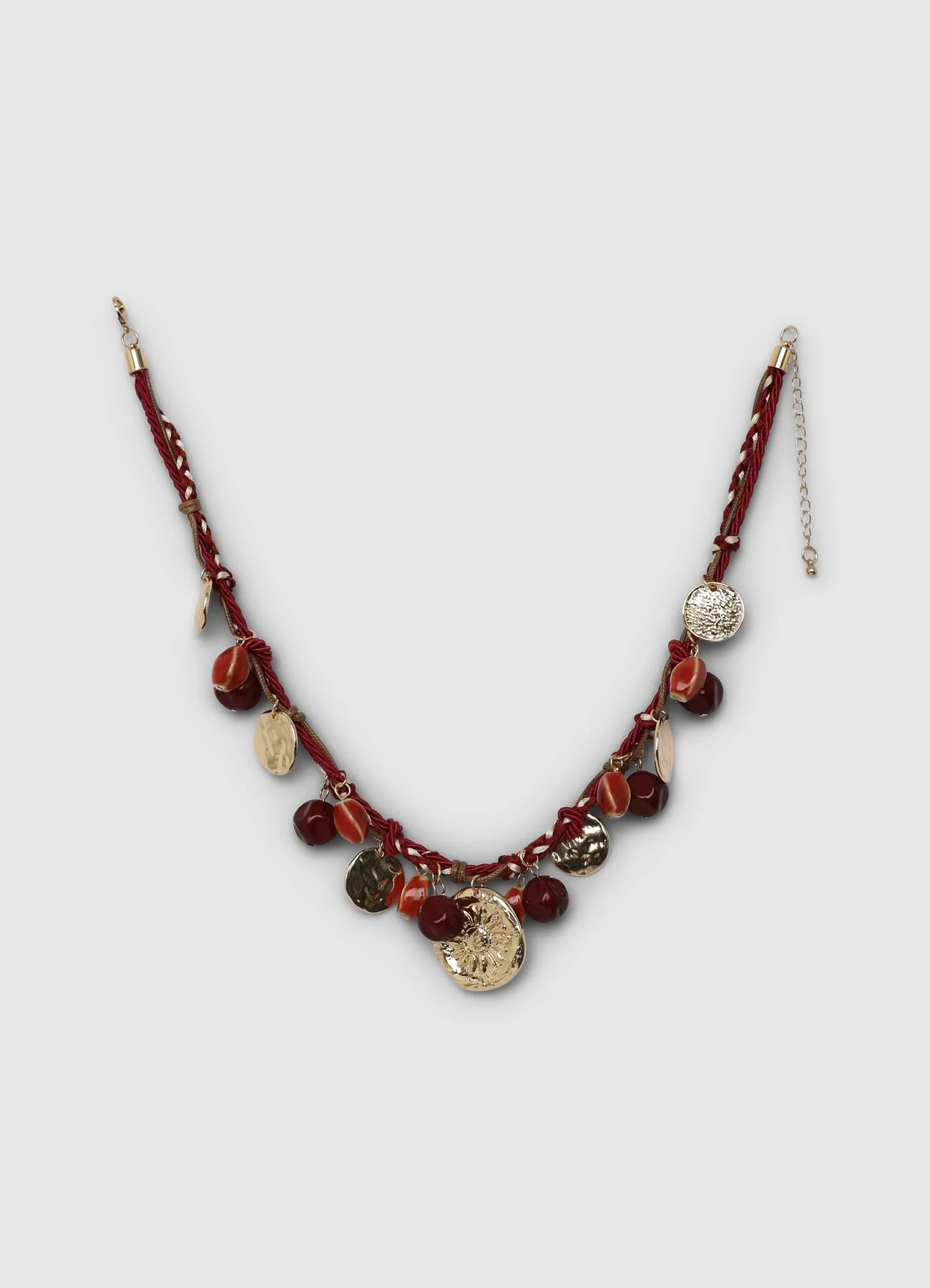Collana con ciondoli martellati e perle decorative - Image 4