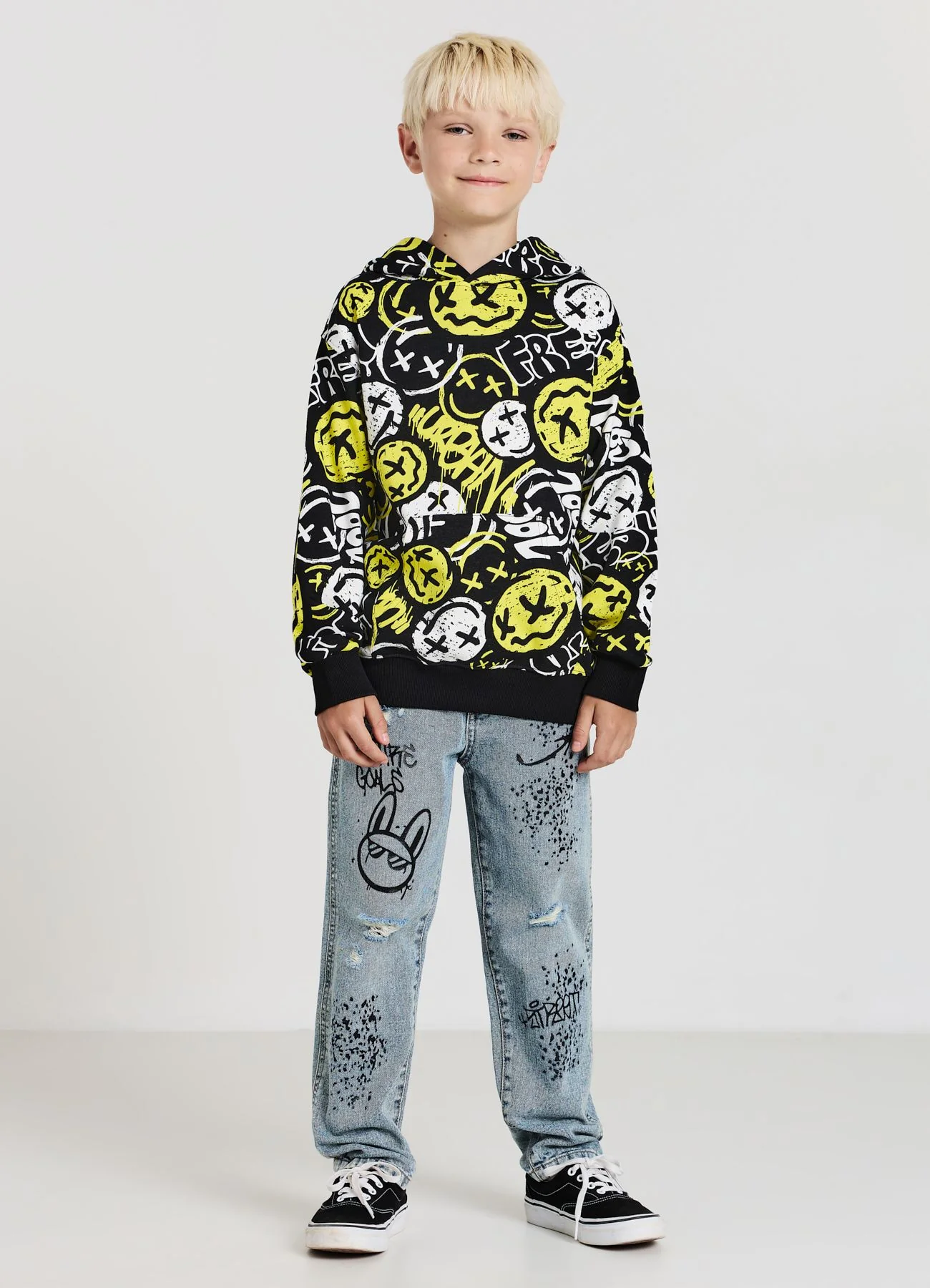 Felpa con cappuccio e stampa graffiti