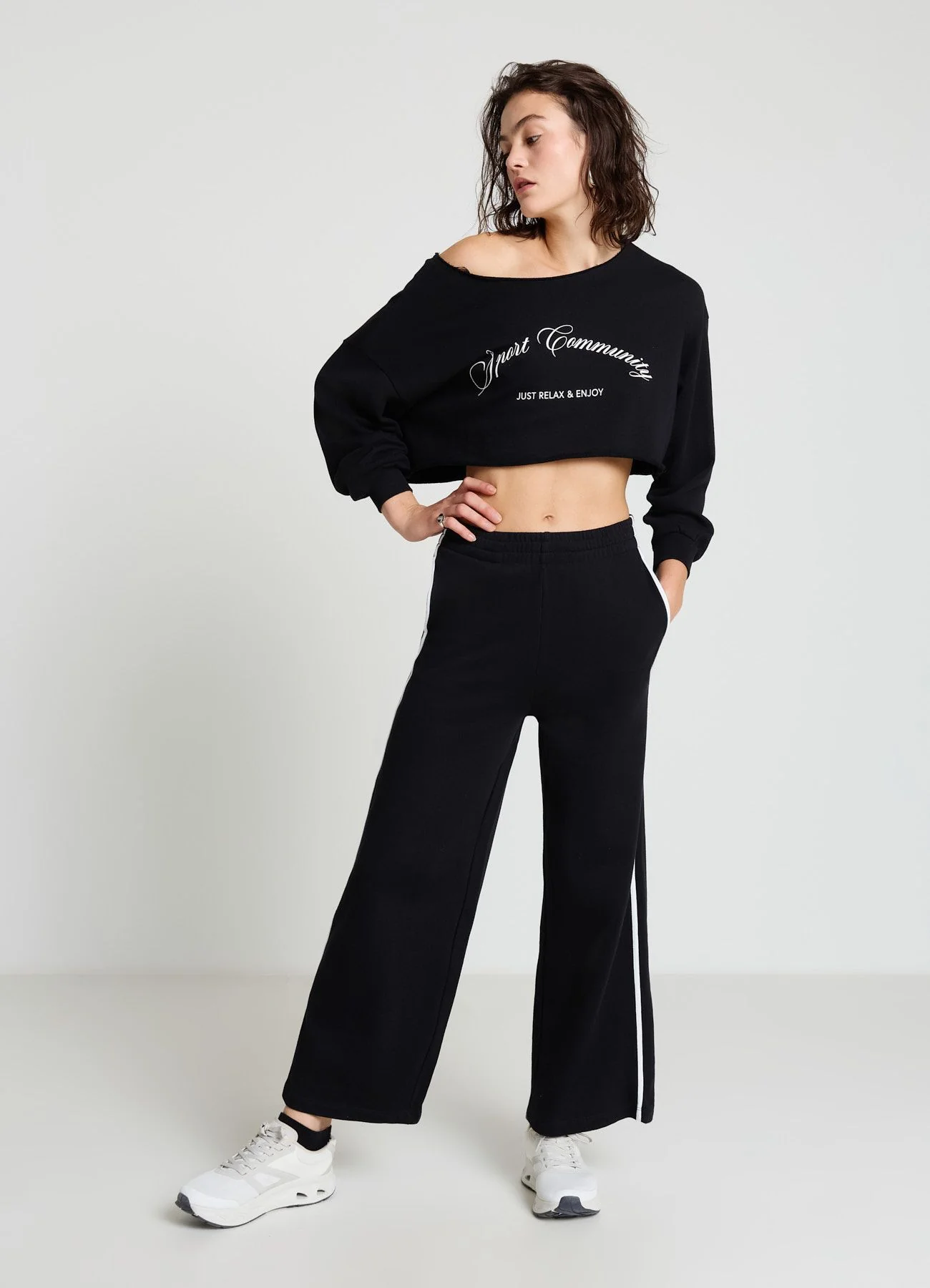 Felpa crop con scritta