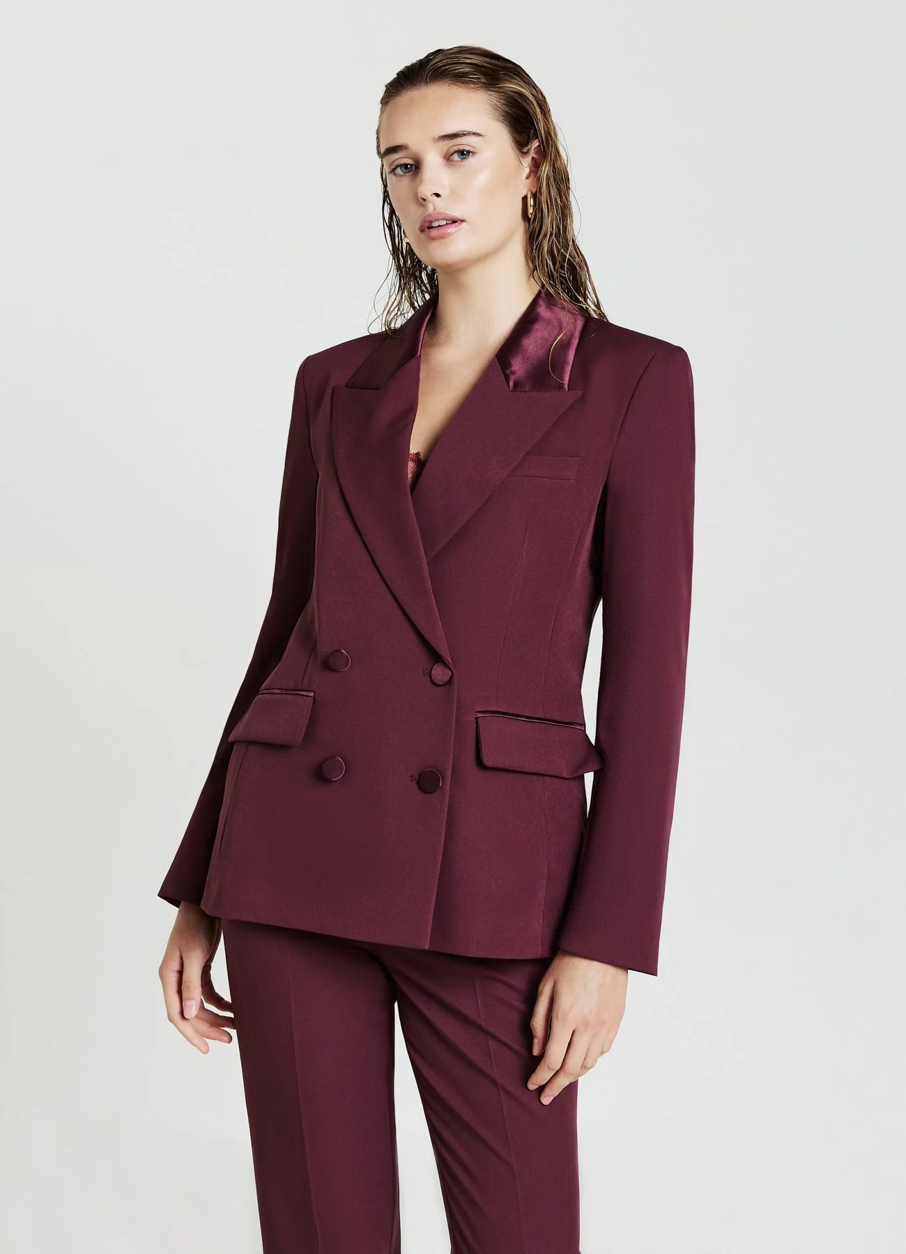 Giacca doppiopetto revers simil satin