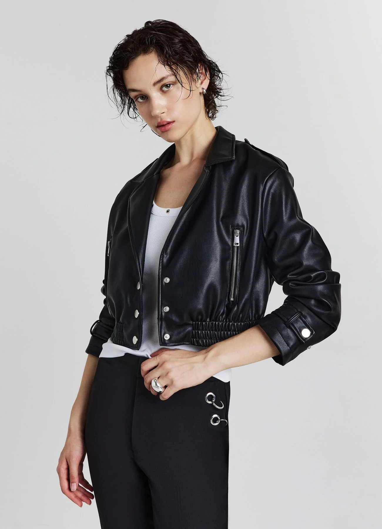 Giubbino crop simil pelle