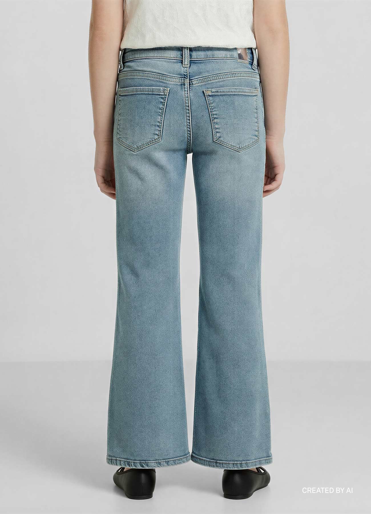 Jeans a zampa con cinque tasche - Image 2
