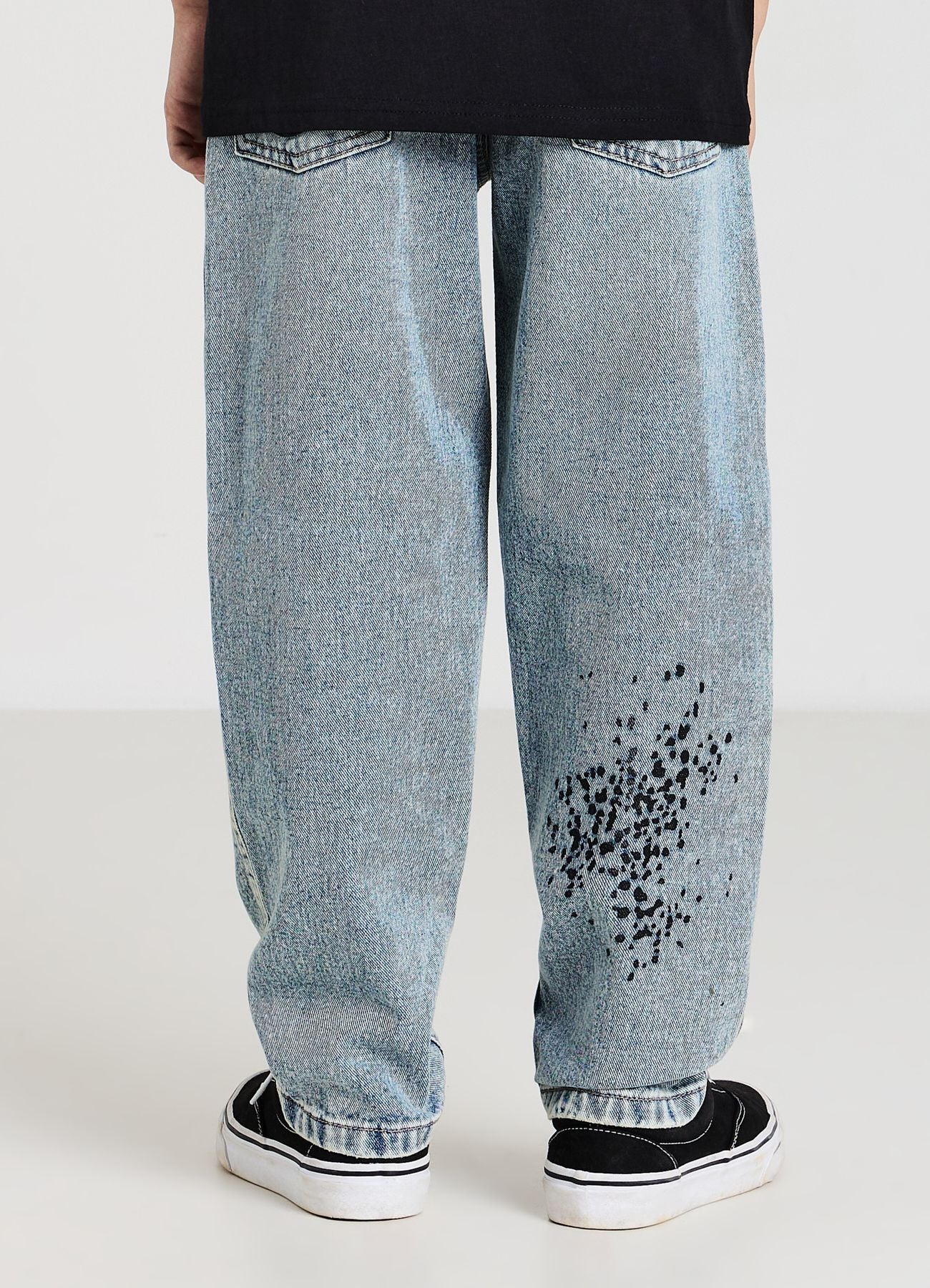Jeans baggy con patch
