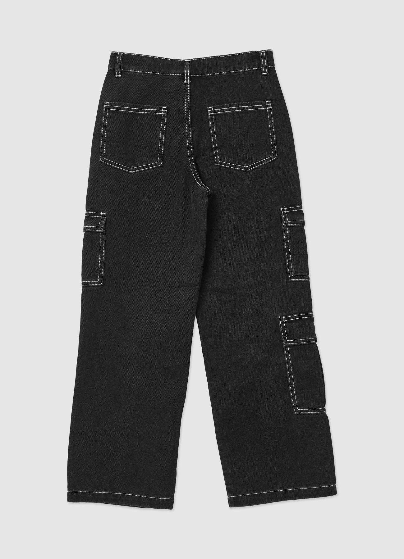 Jeans cargo con impunture a contrasto - Image 2