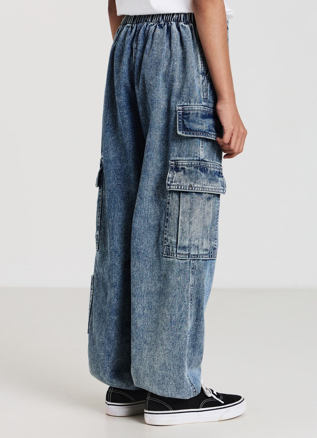 Jeans cargo con tasche - Image 3