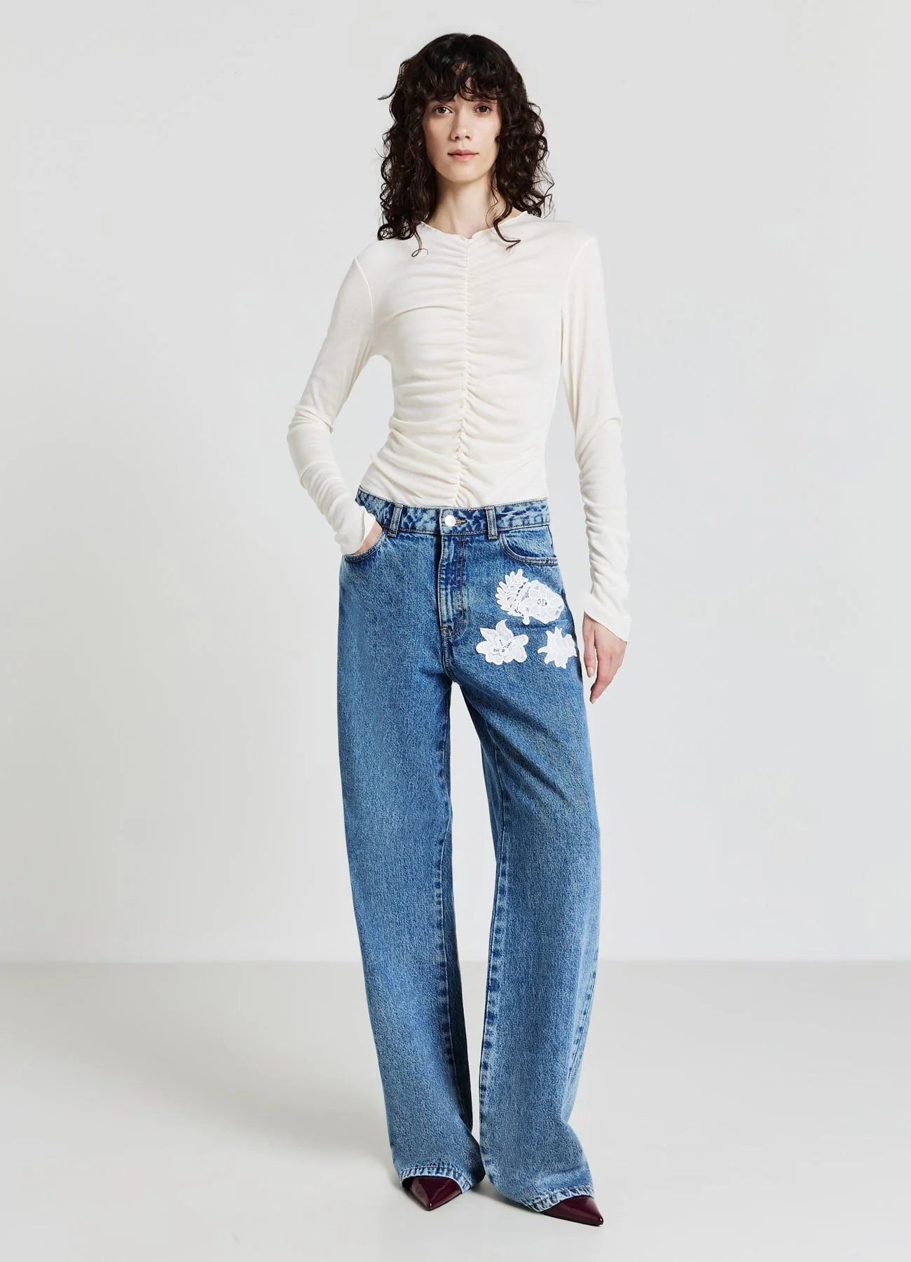 Jeans con applicazioni in pizzo - Image 2
