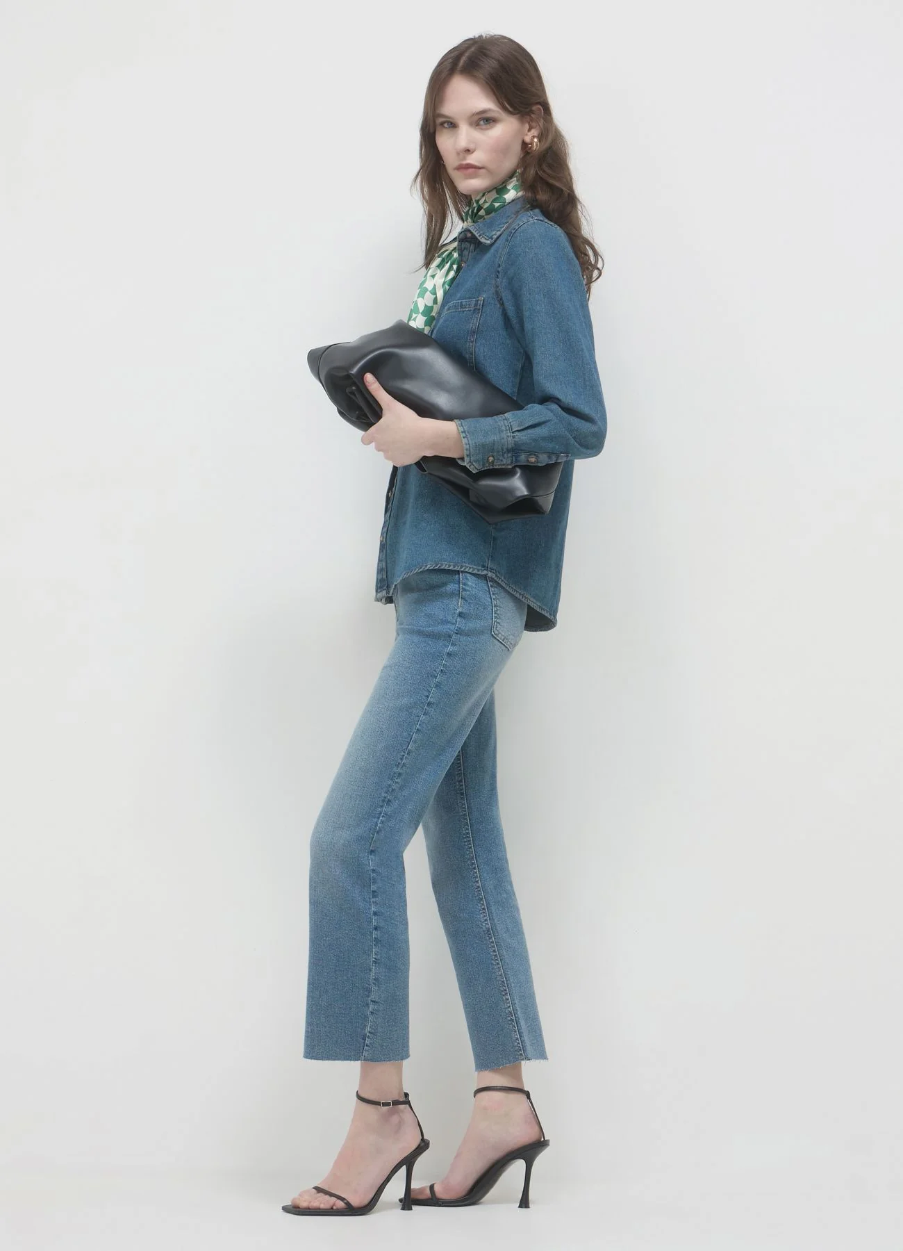 Jeans cropped flare effetto sabbiato - Image 4