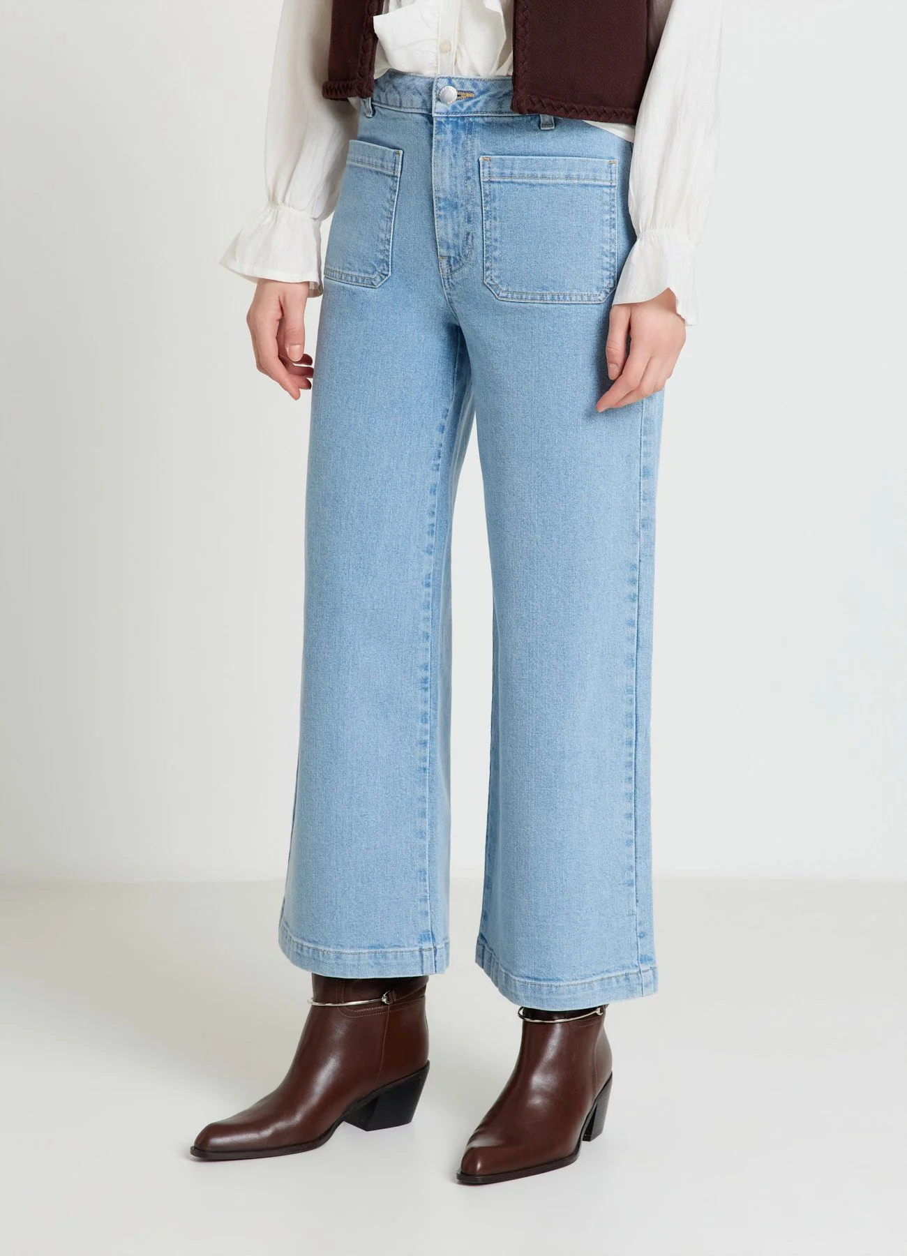 Jeans culotte con tasche applicate - Image 2