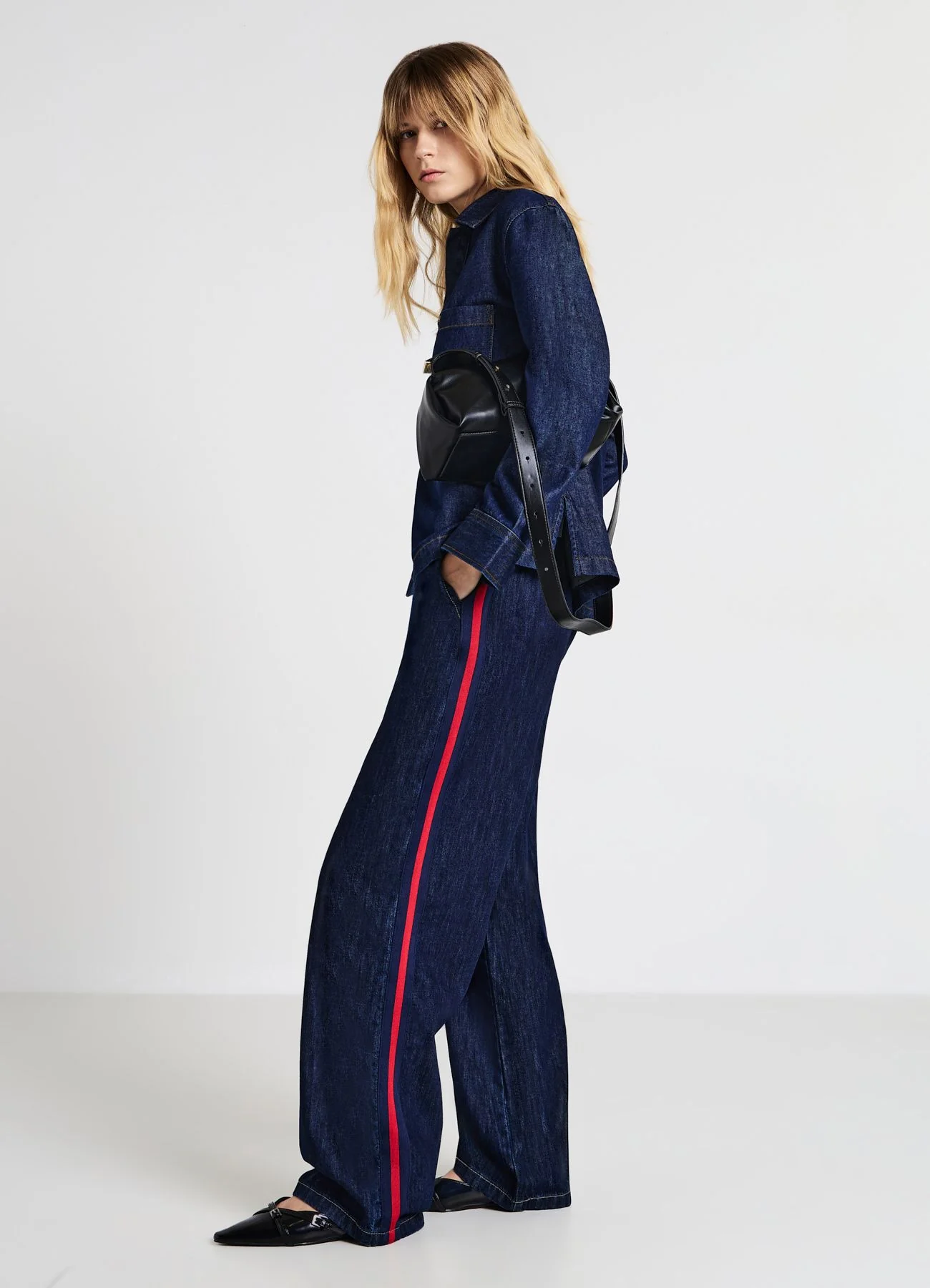 Jeans jogger con bande laterali - Image 2