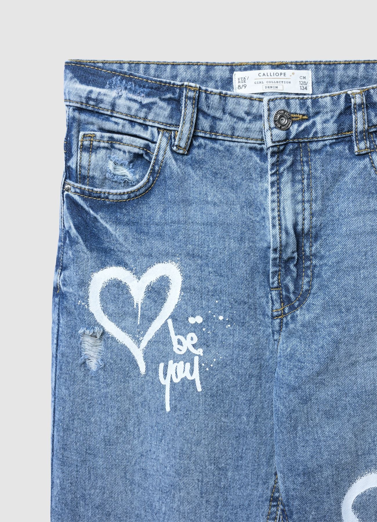 Jeans mom fit con strappi e stampa cuori - Image 5