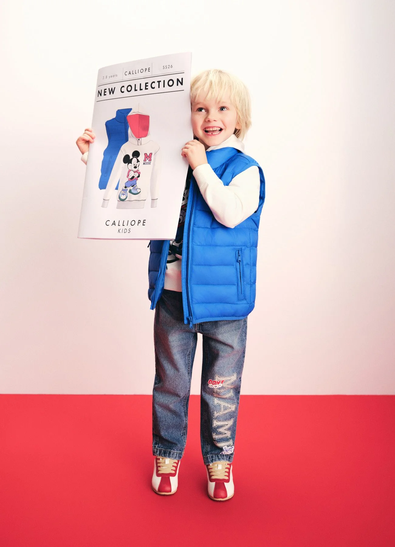 Jeans relaxed con scritta - Image 4
