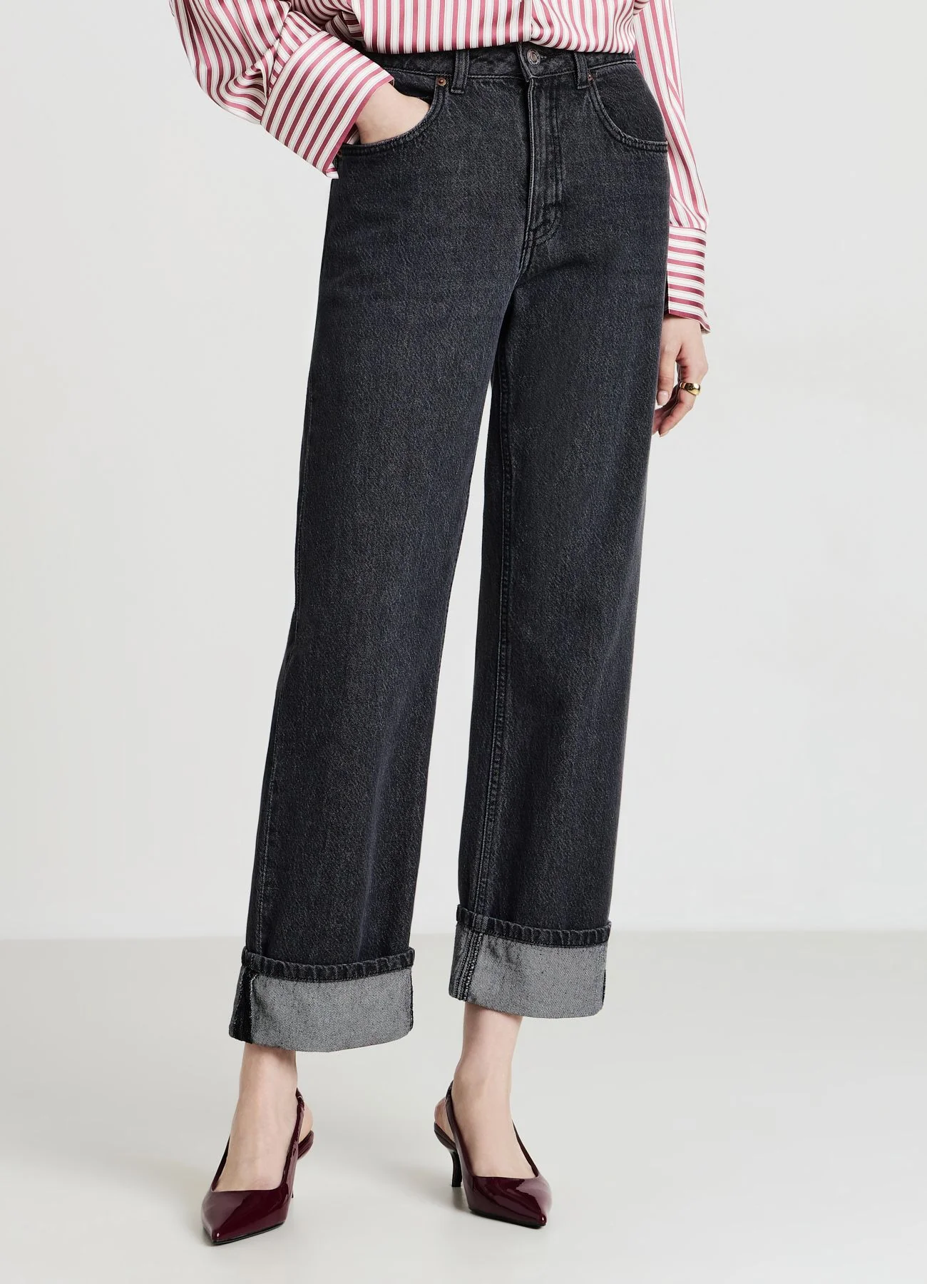 Jeans straight con risvolto - Image 3