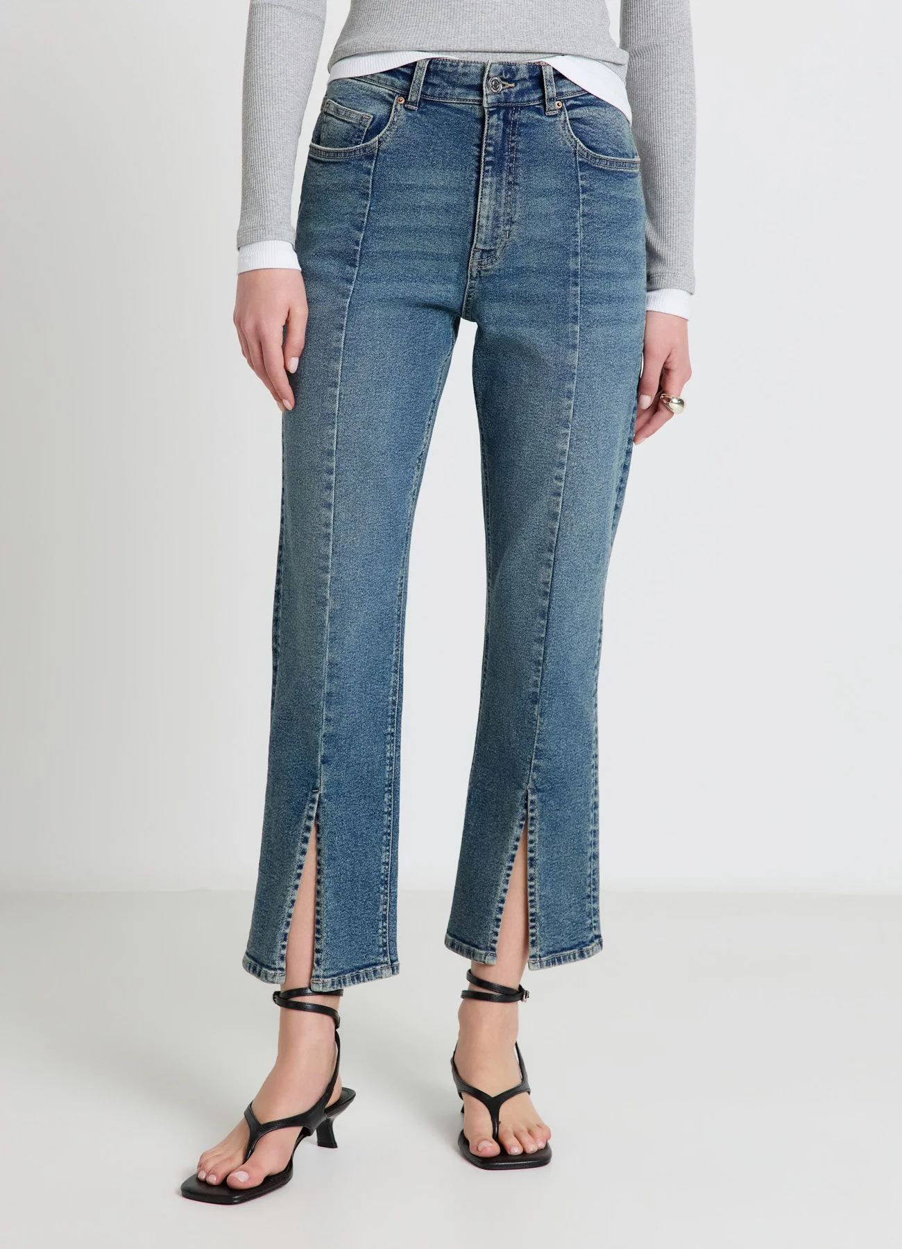 Jeans straight con spacchi al fondo - Image 2