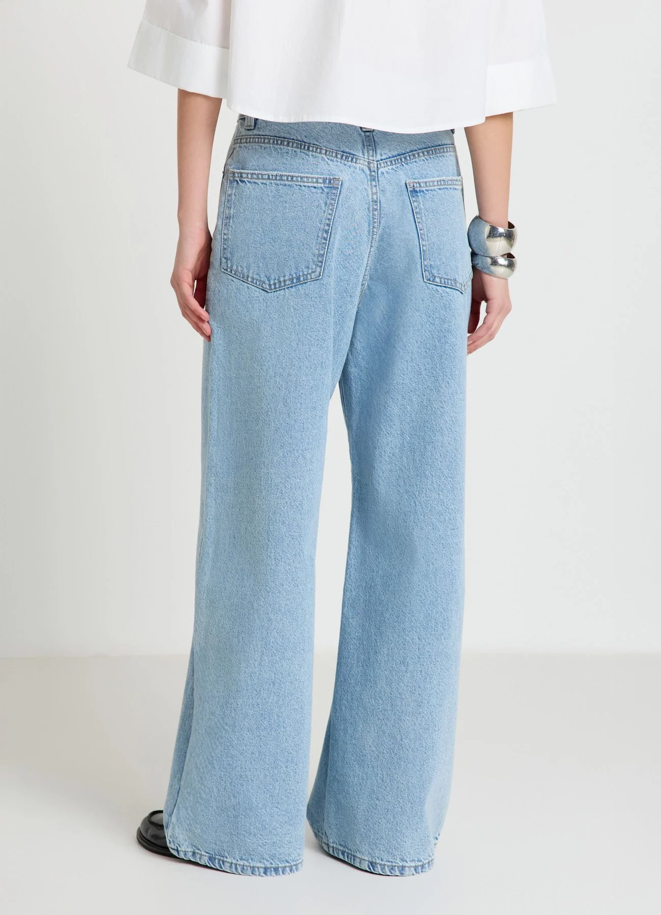 Jeans wide leg con cintura