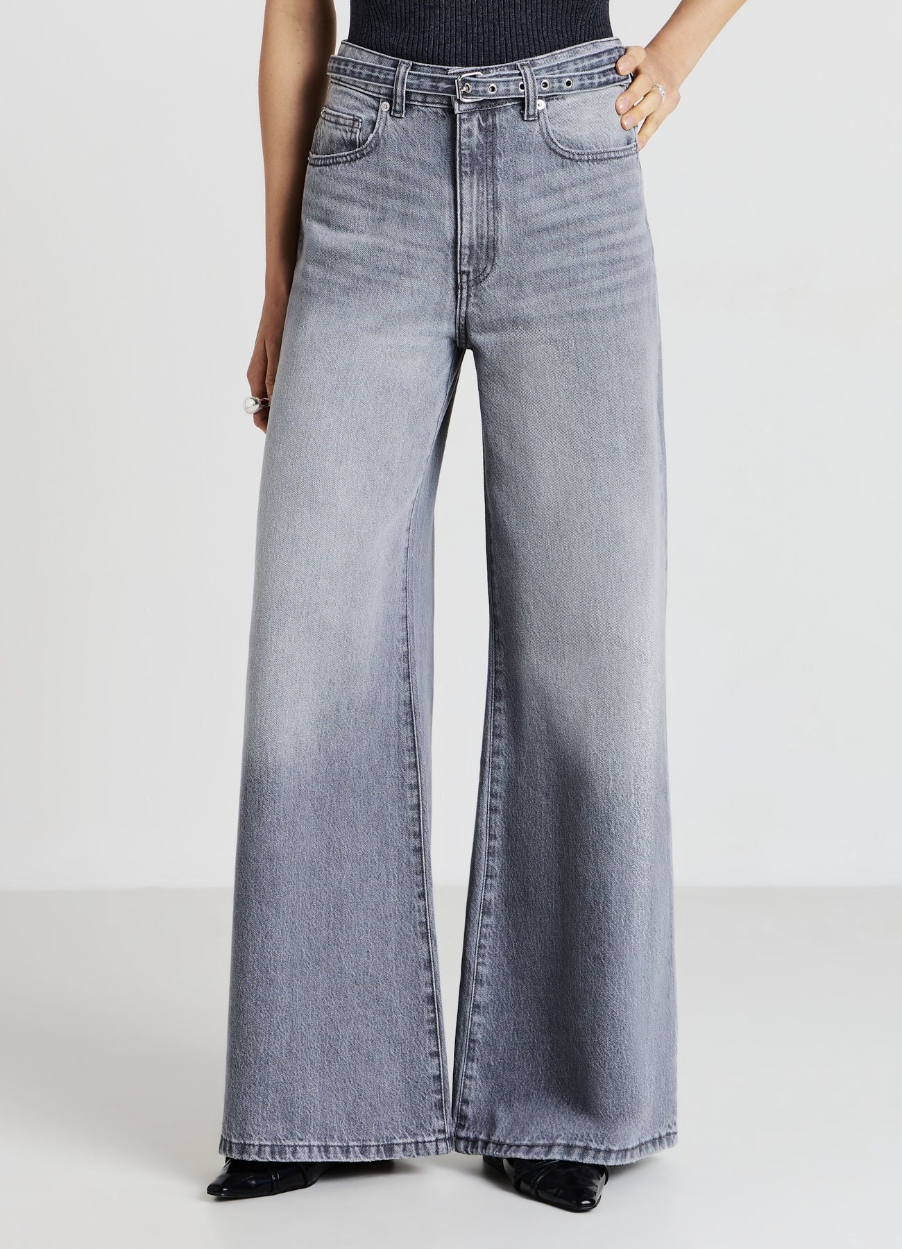 Jeans wide leg con cintura - Image 2