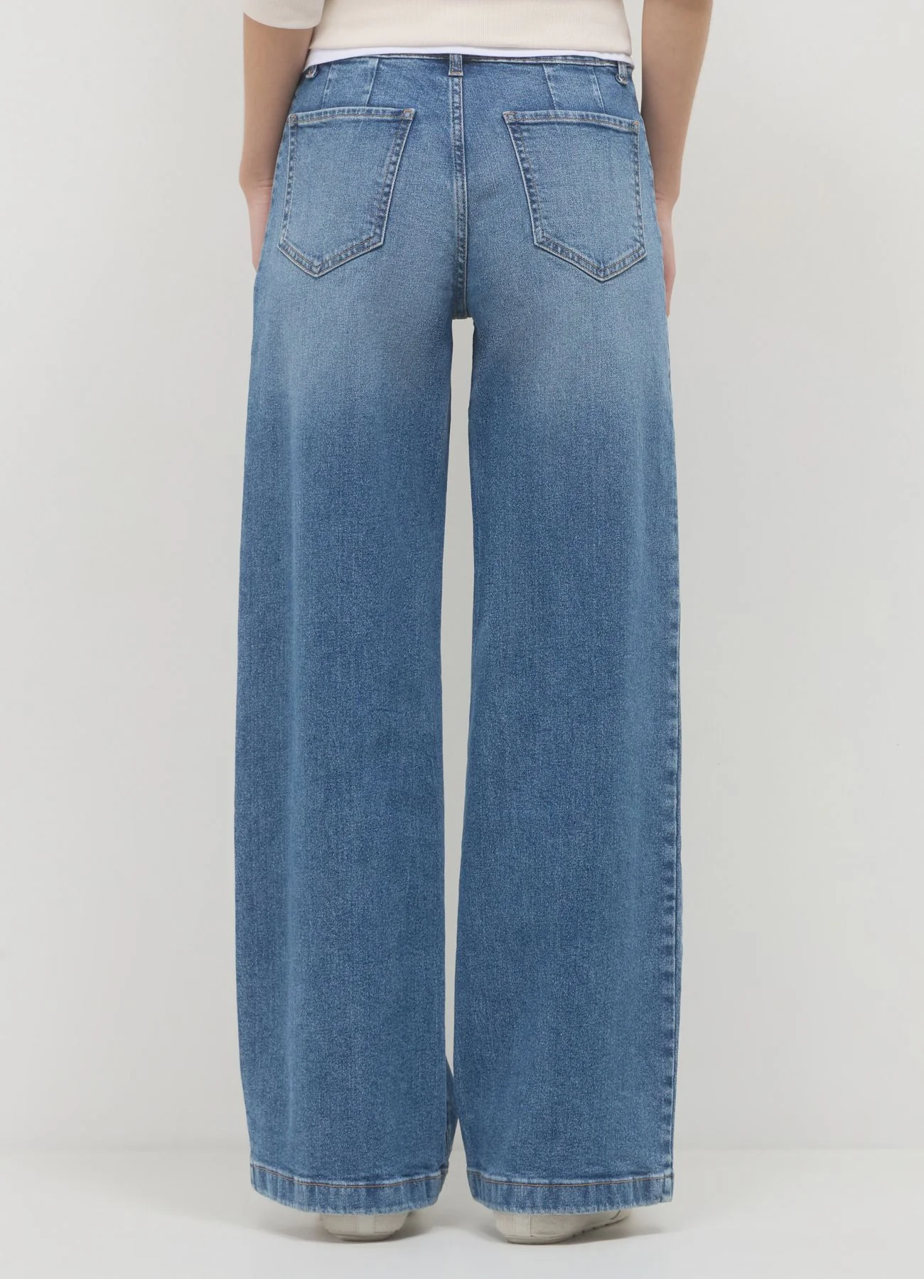 Jeans wide leg con fusciacca