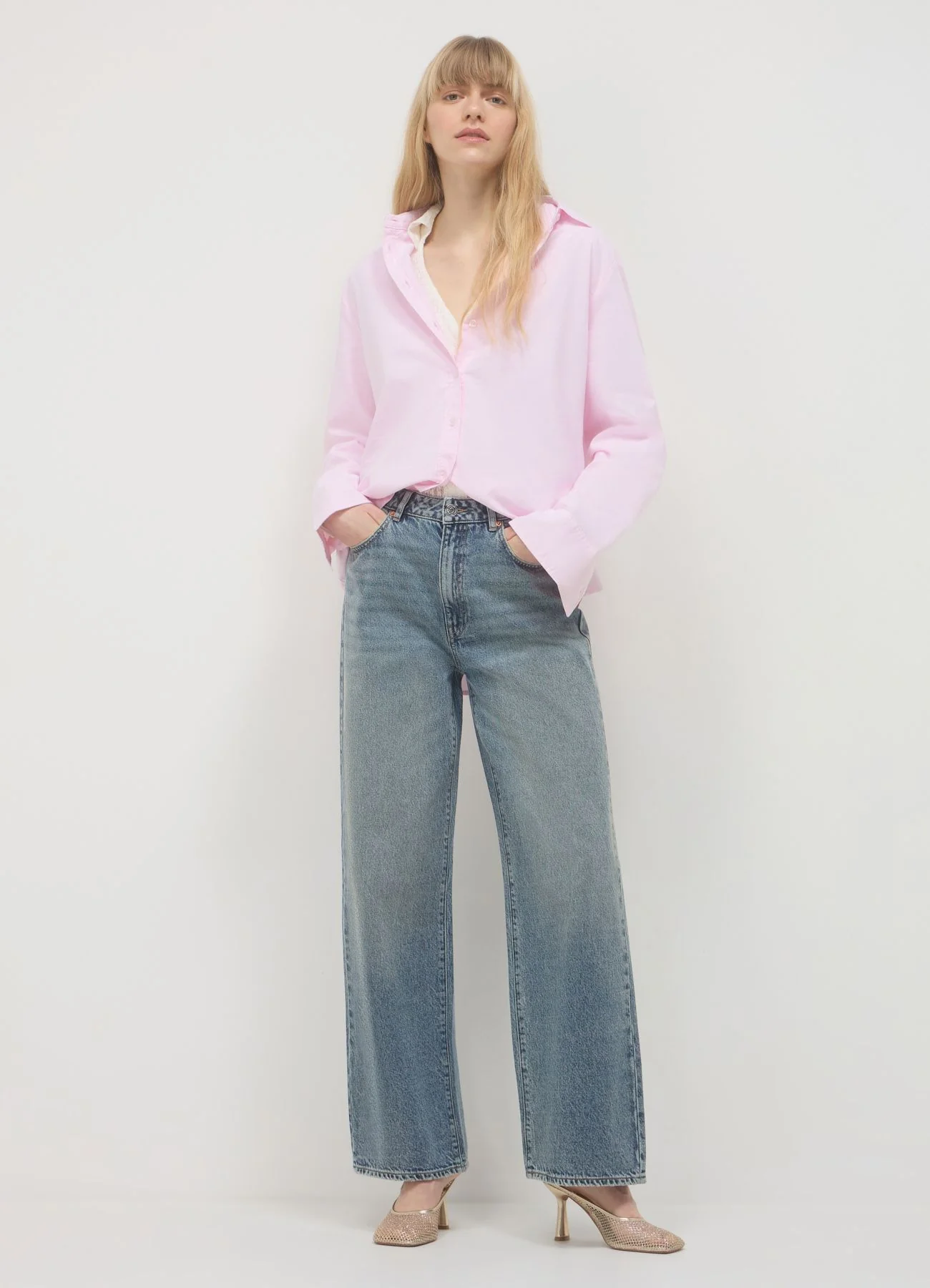 Jeans wide leg effetto sabbiato