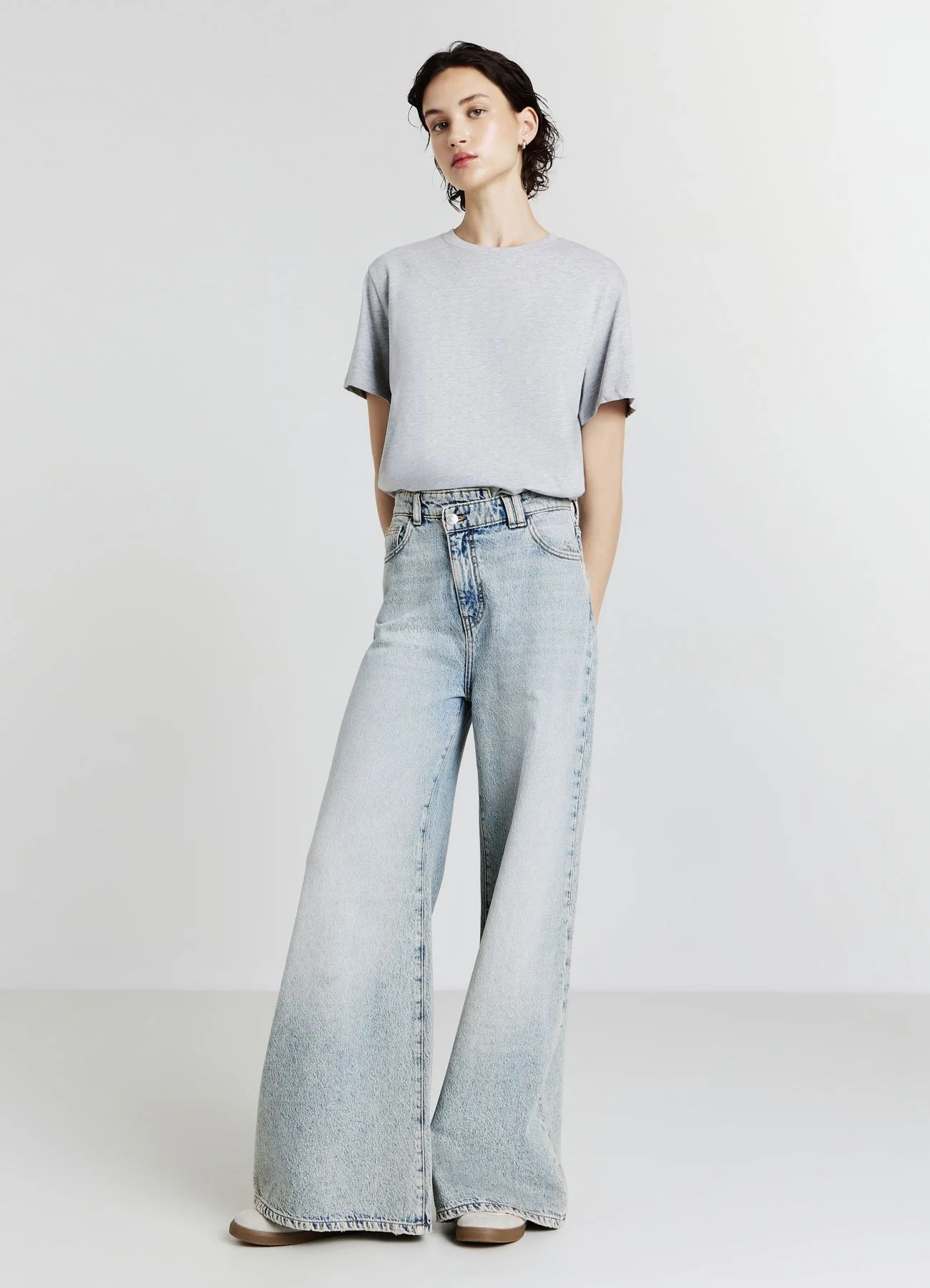 Jeans wide leg effetto sabbiato