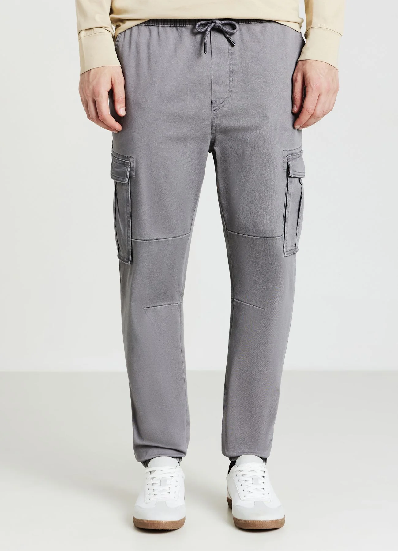 Jogger con tasche cargo - Image 3