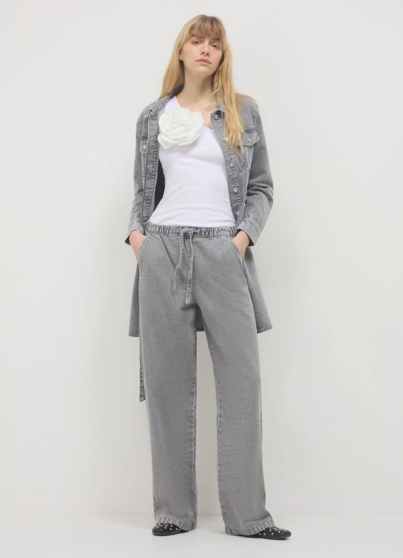 Jogger in denim - Image 3