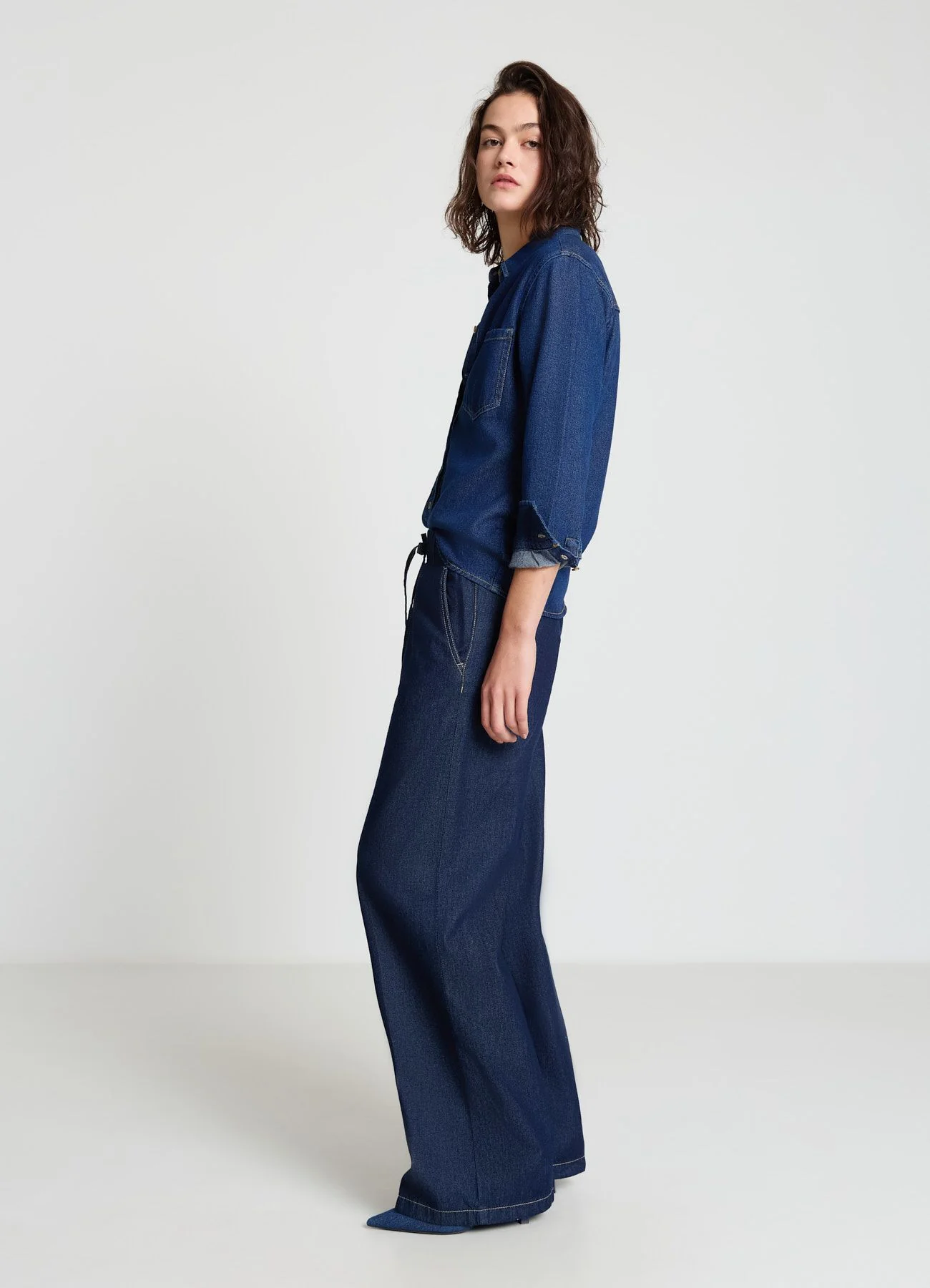 Jogger tessuto chambray con coulisse