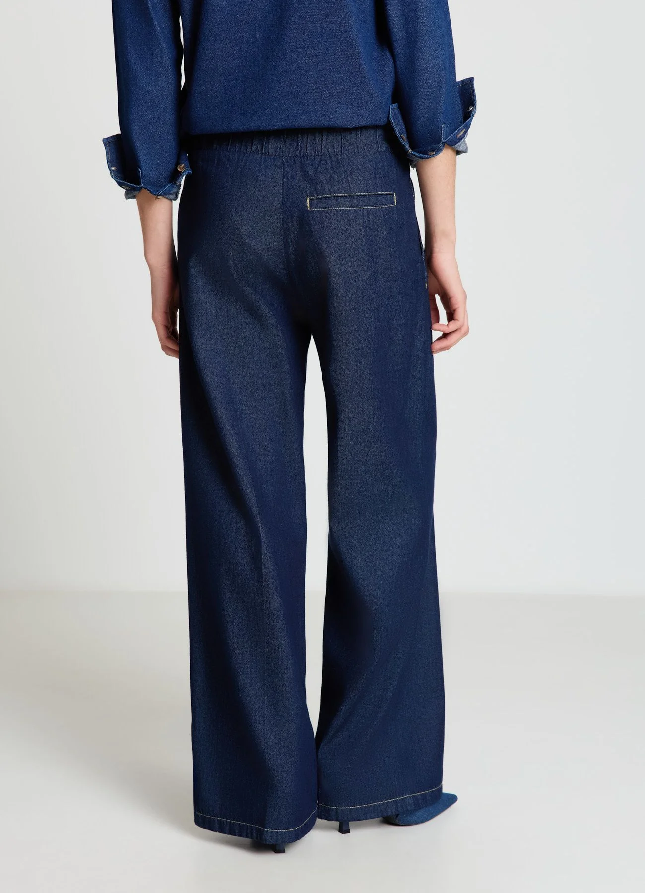 Jogger tessuto chambray con coulisse - Image 2