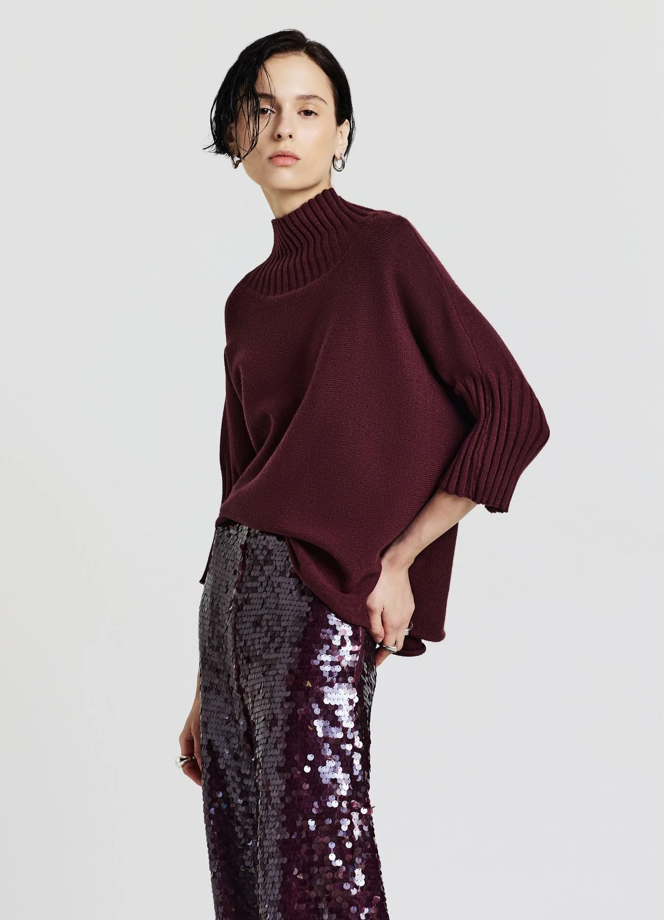 Maglia con collo cratere e maniche 3/4