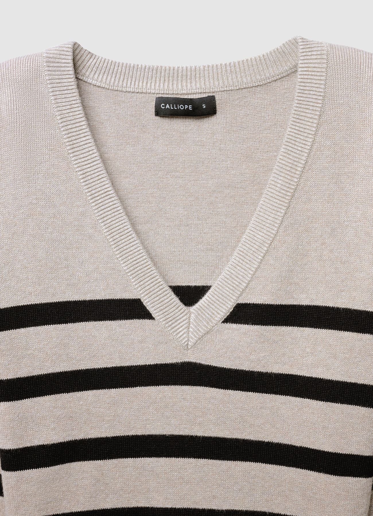 Maglia con scollo a V a righe - Image 6