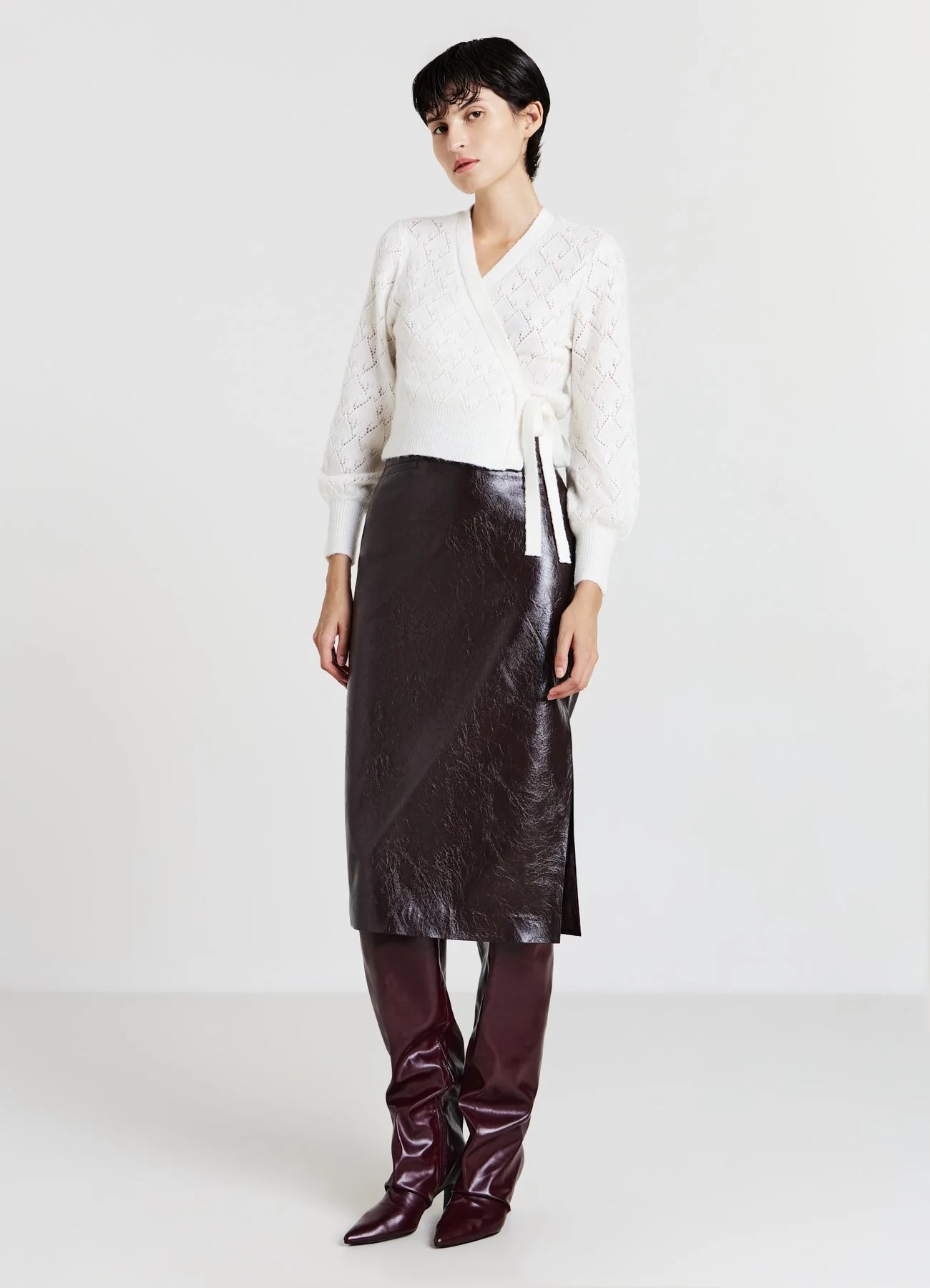 Maglia con scollo a V e nodo - Image 2