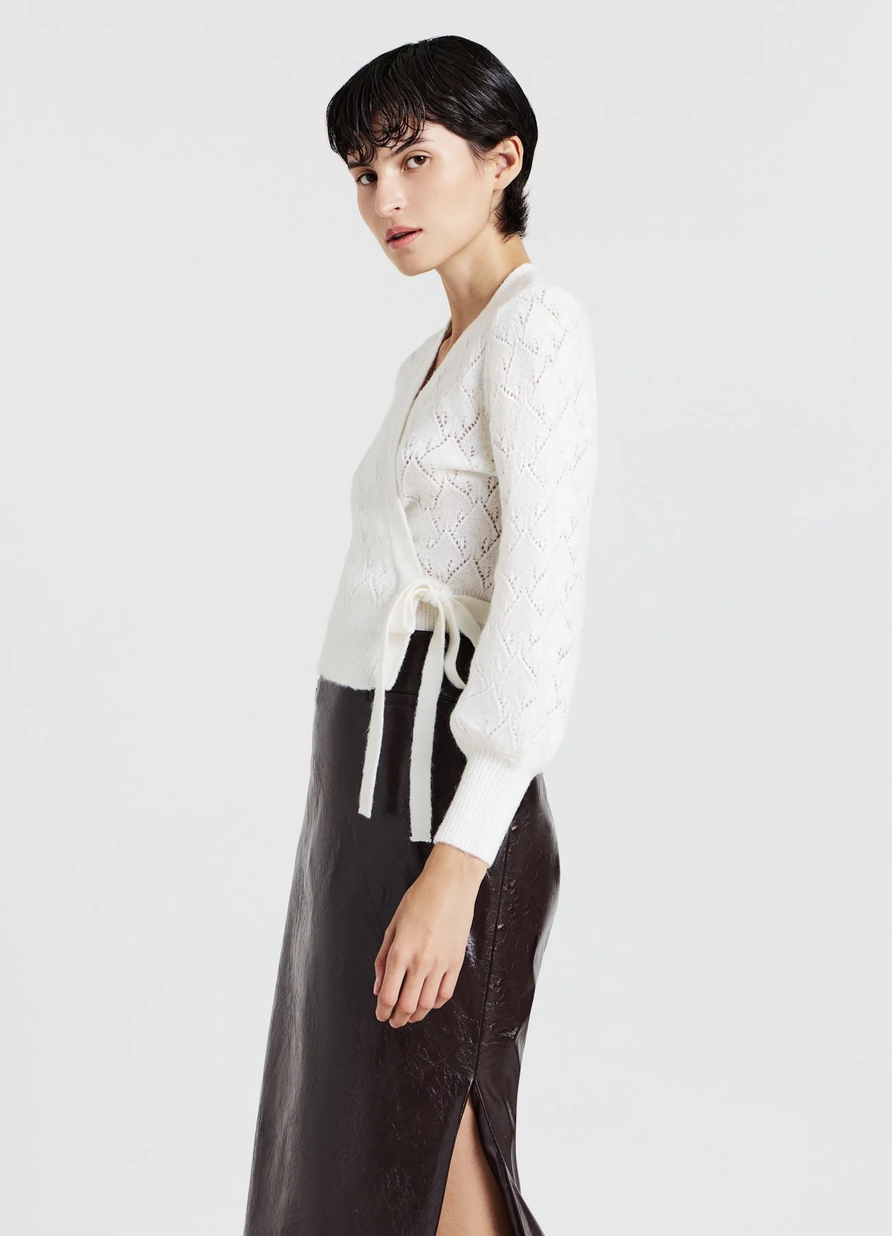 Maglia con scollo a V e nodo - Image 3