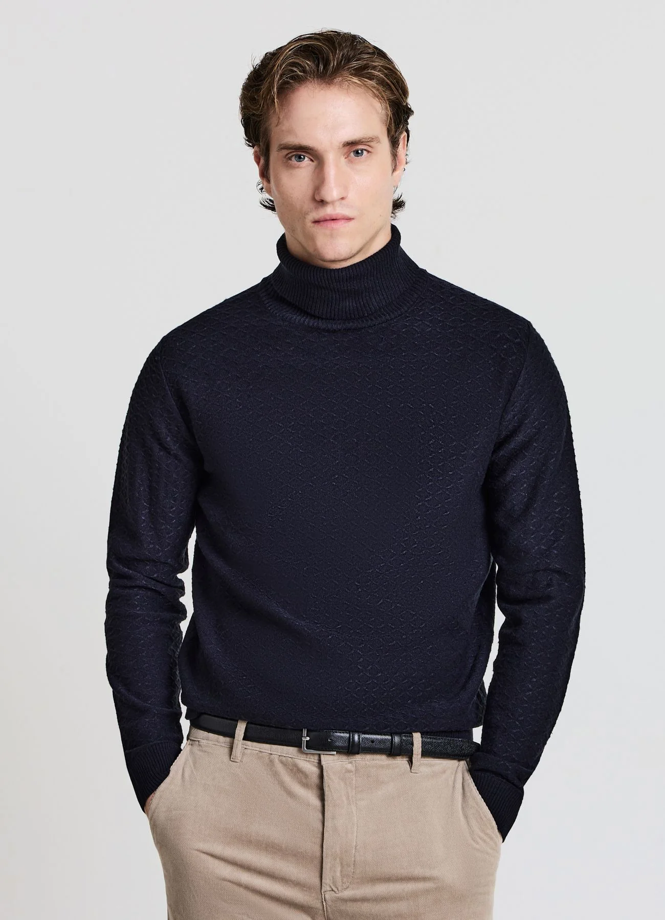 Maglia dolcevita lavorata - Image 3