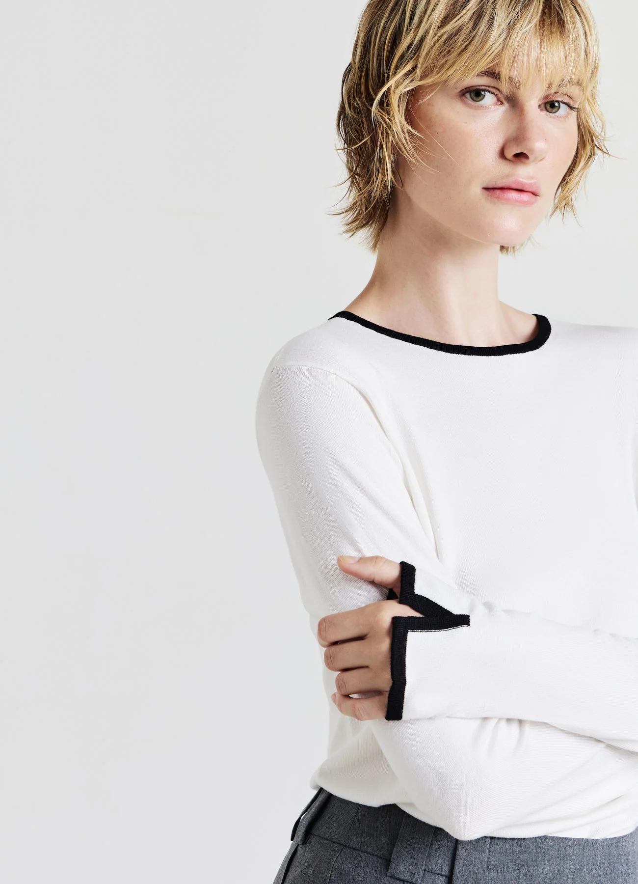Maglia girocollo con profili a contrasto - Image 8