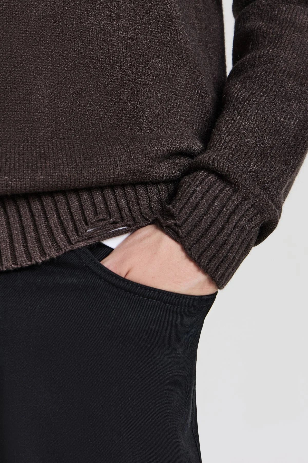 Maglia girocollo con strappi - Image 4
