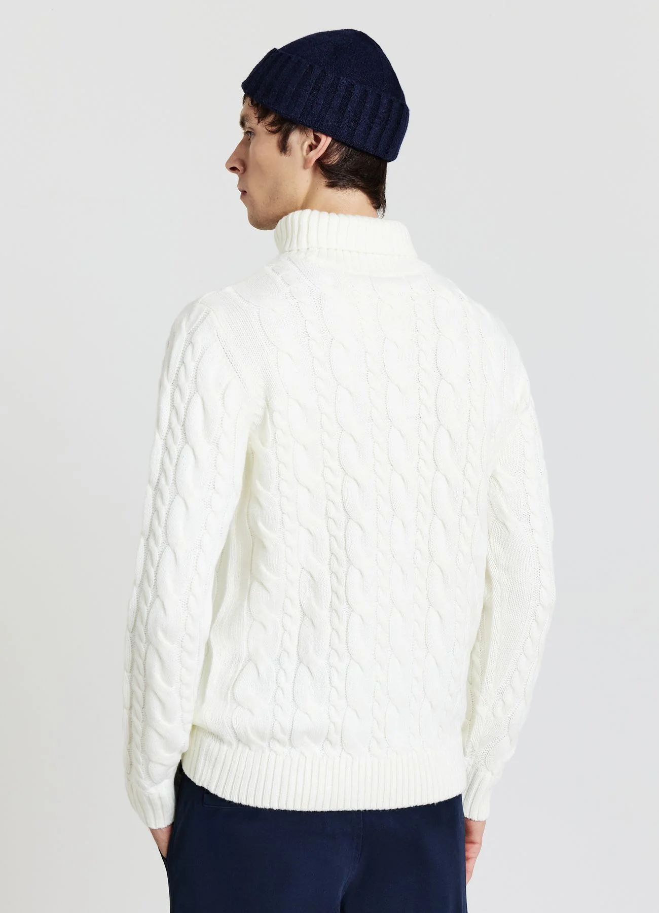 Maglione dolcevita con trecce - Image 4