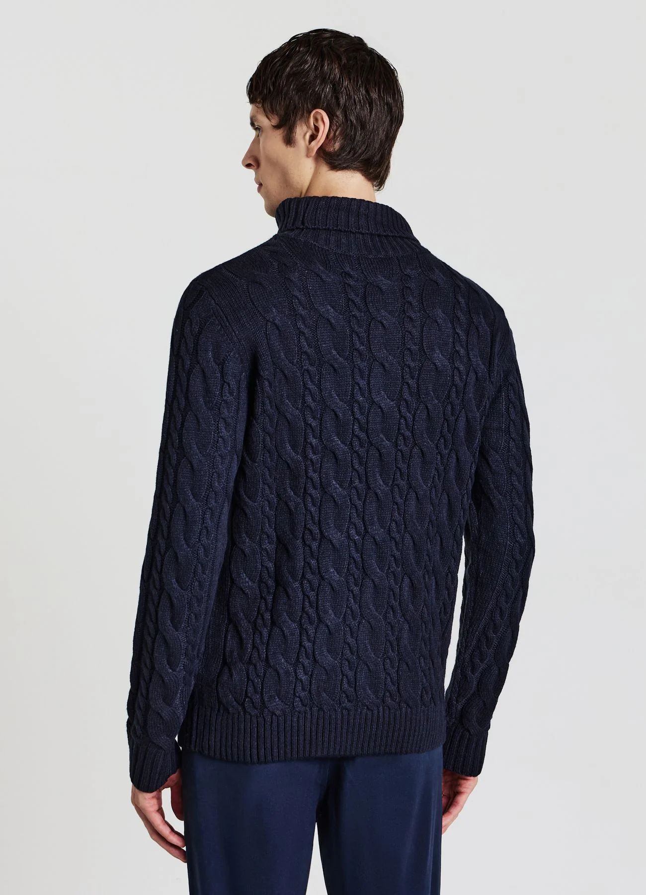 Maglione dolcevita con trecce - Image 2