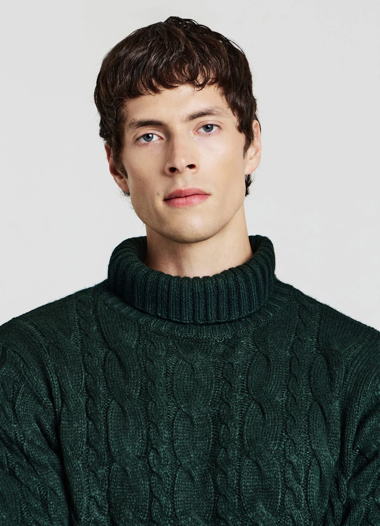 Maglione dolcevita con trecce - Image 8