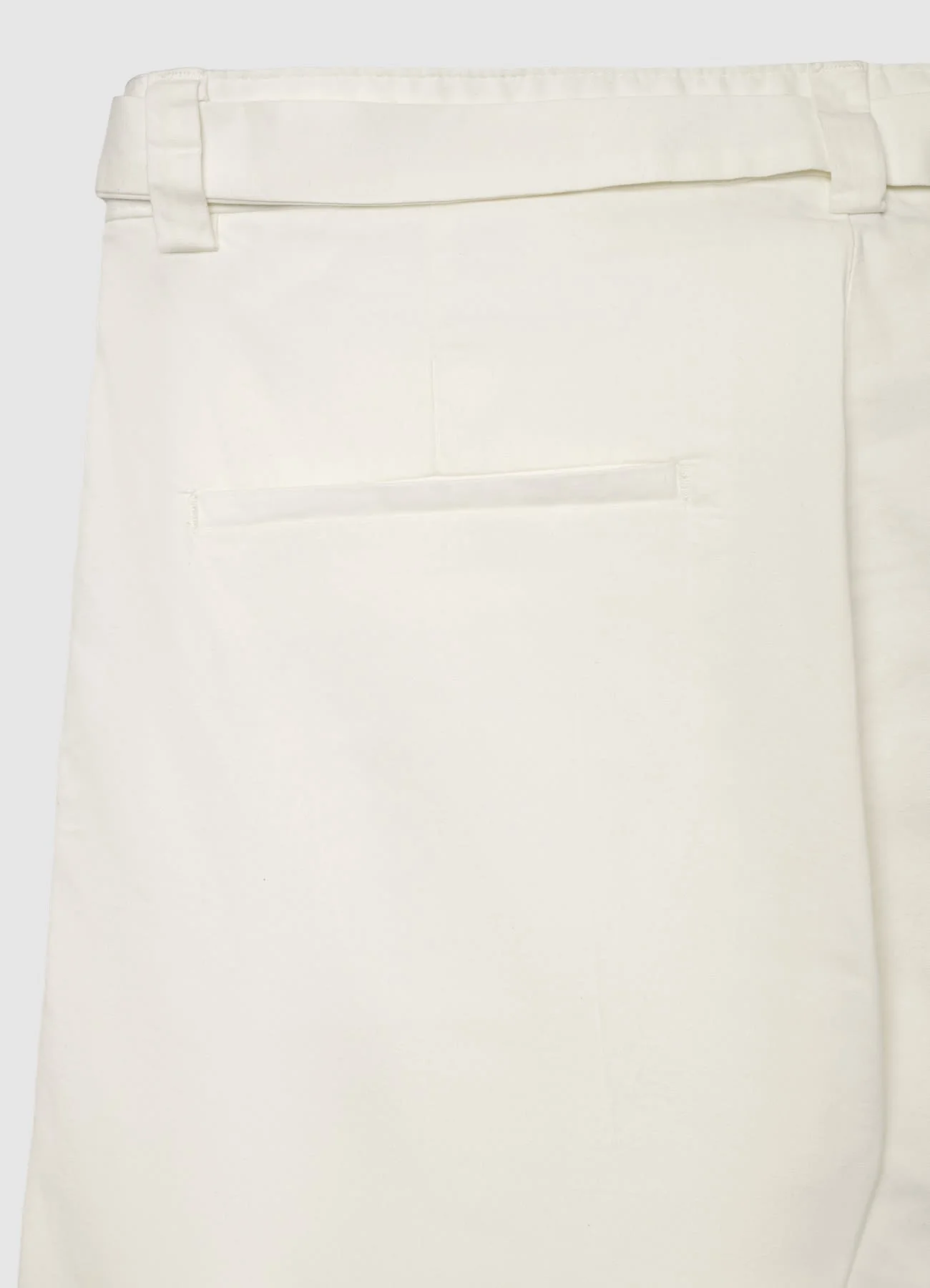 Pantaloncini bermuda con cintura - Image 5