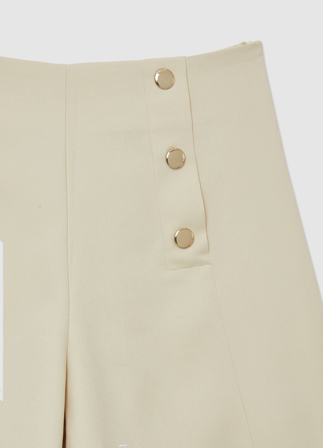 Pantaloncini bottoni oro - Image 5