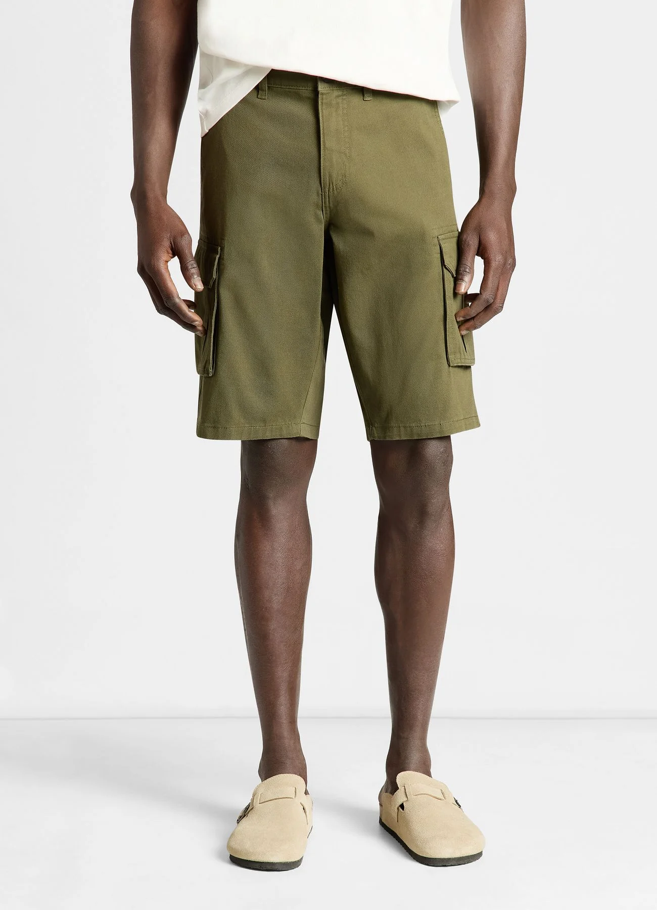 Pantaloncini cargo basic con tasconi - Image 2