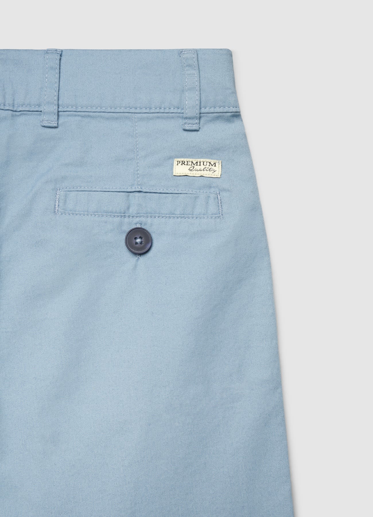Pantaloncini chino con tinta unita - Image 3
