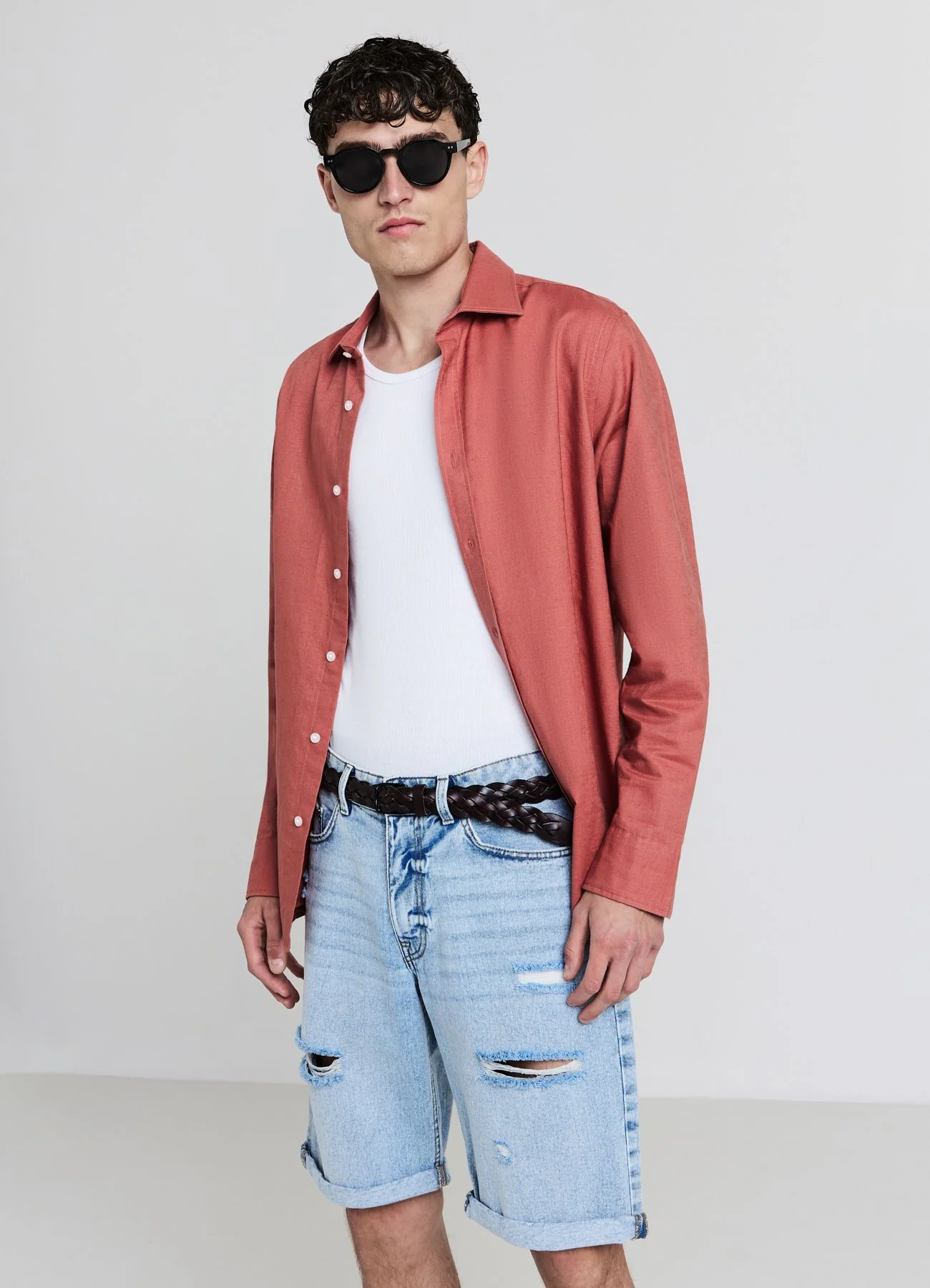 Pantaloncini con strappi - Image 4