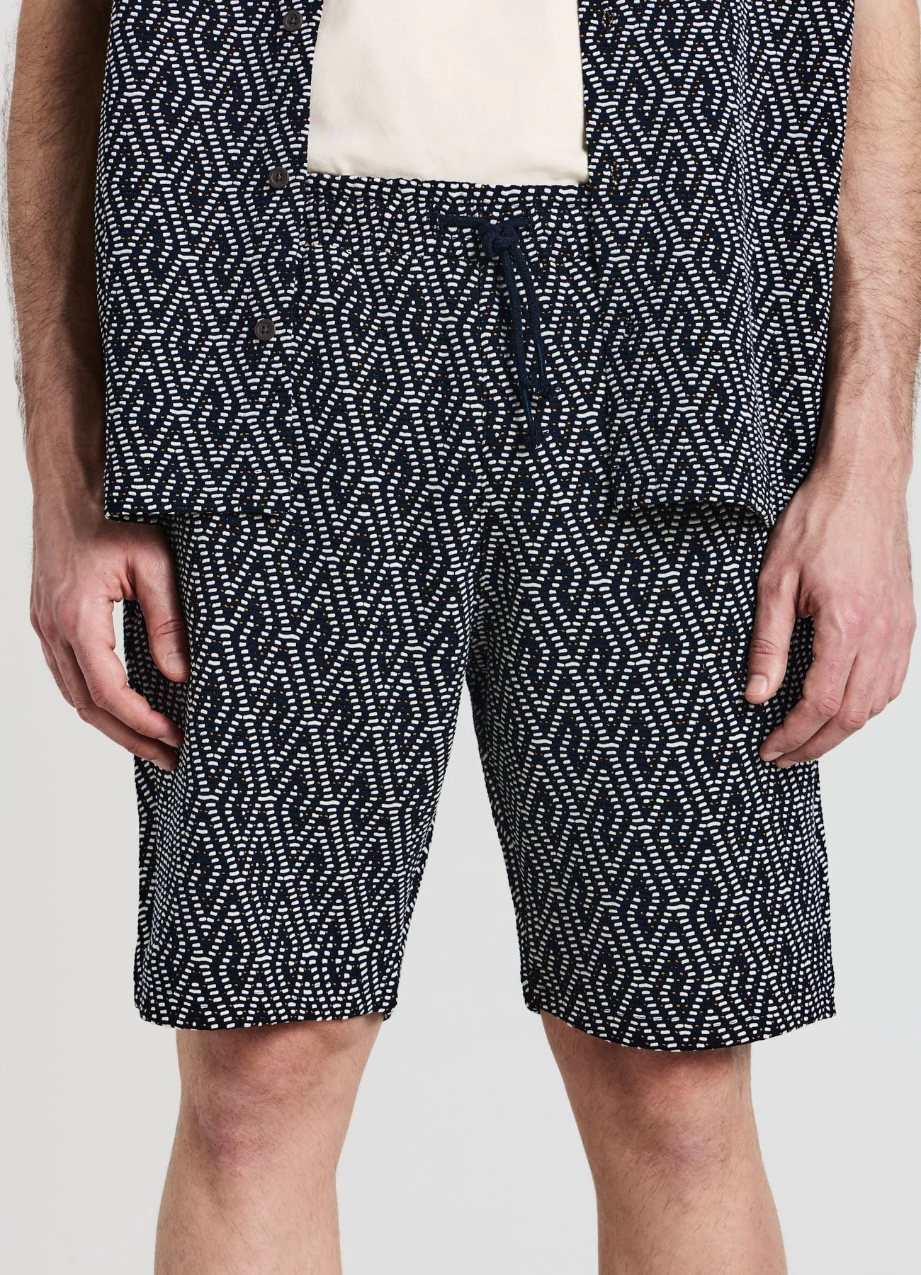 Pantaloncini ginnici fantasia geometrica - Image 3
