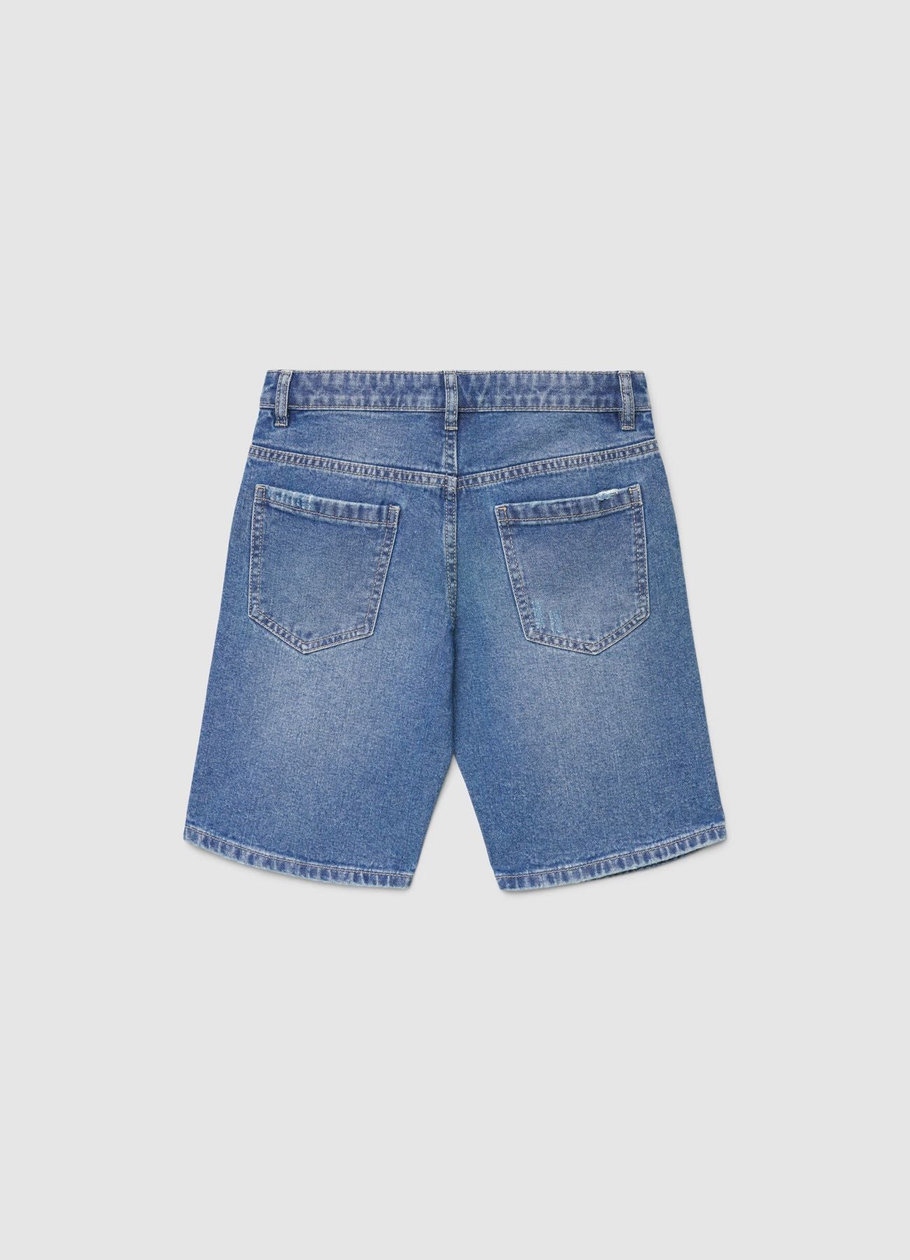 Pantaloncini jeans con strappi