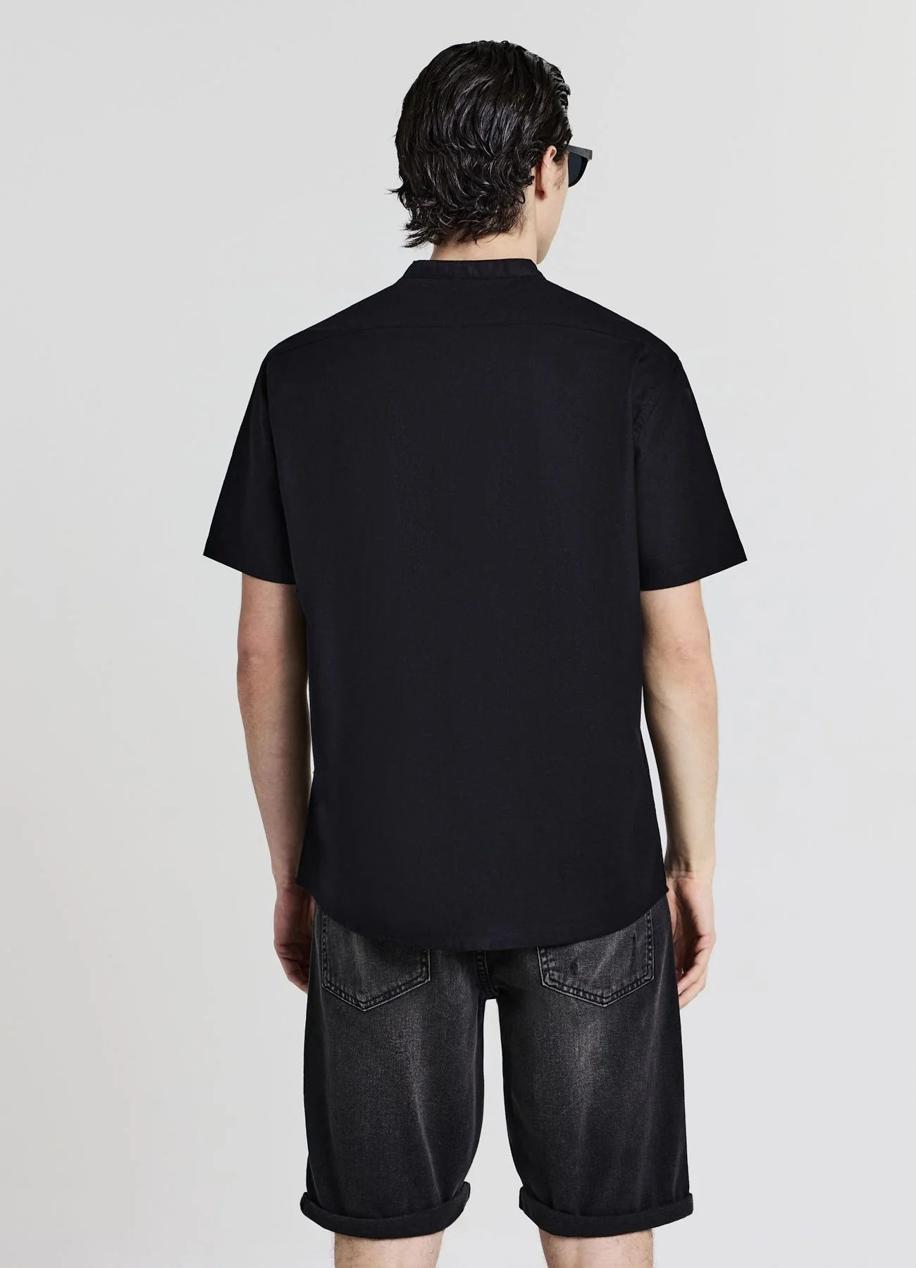 Pantaloncini jeans con strappi - Image 3